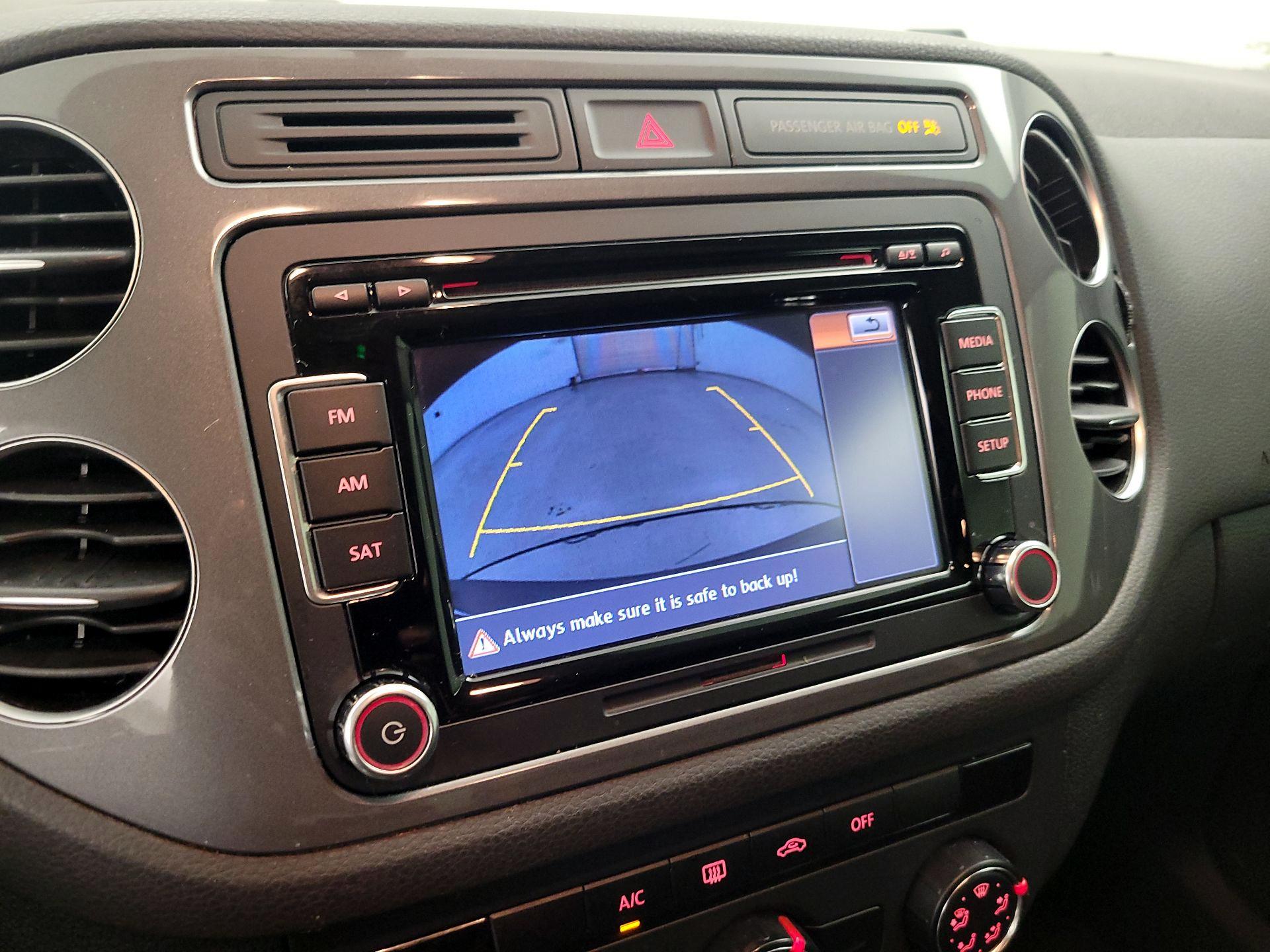 Thumbnail: 2015 Volkswagen Tiguan - 14