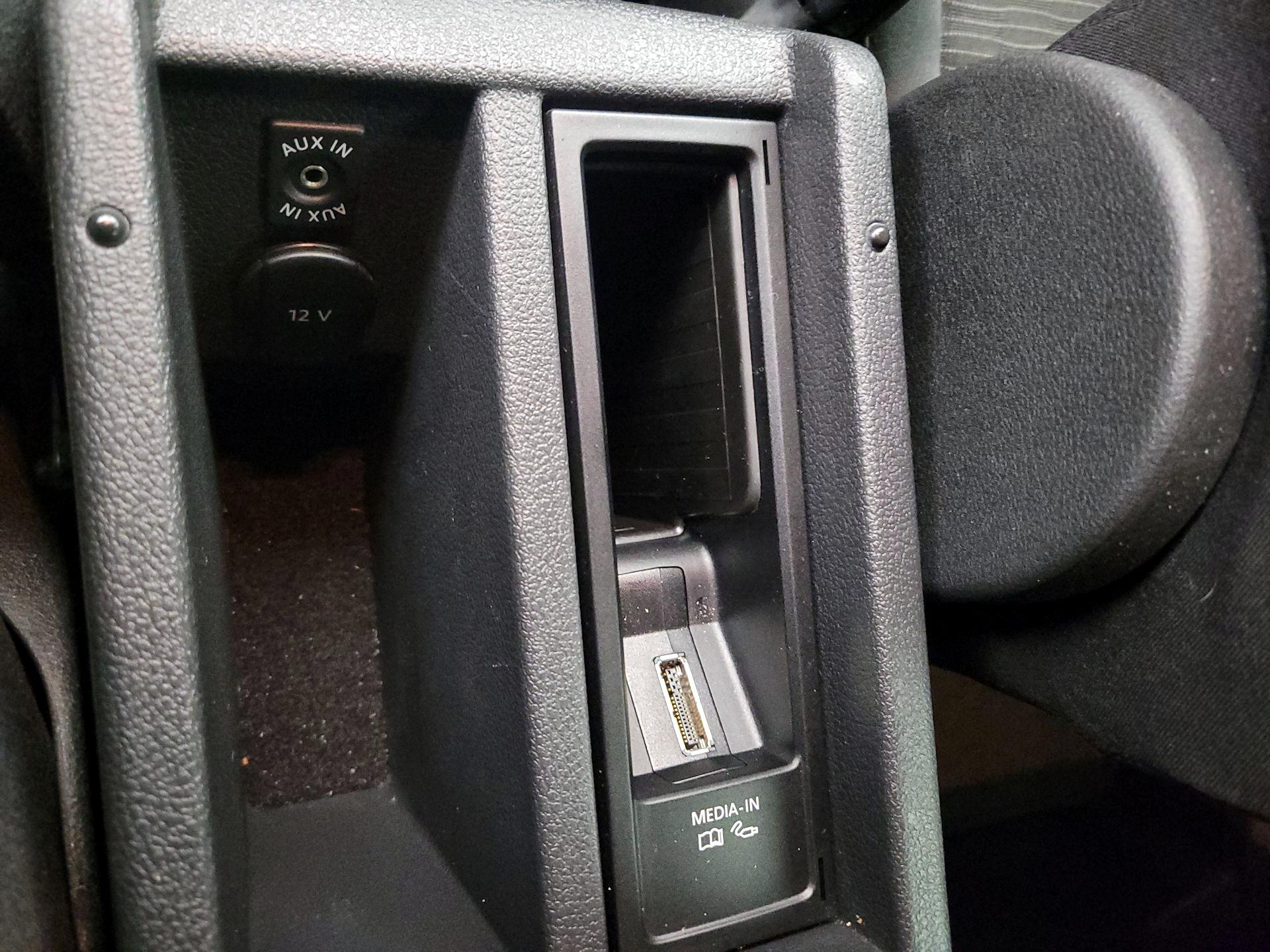 Thumbnail: 2015 Volkswagen Tiguan - 18