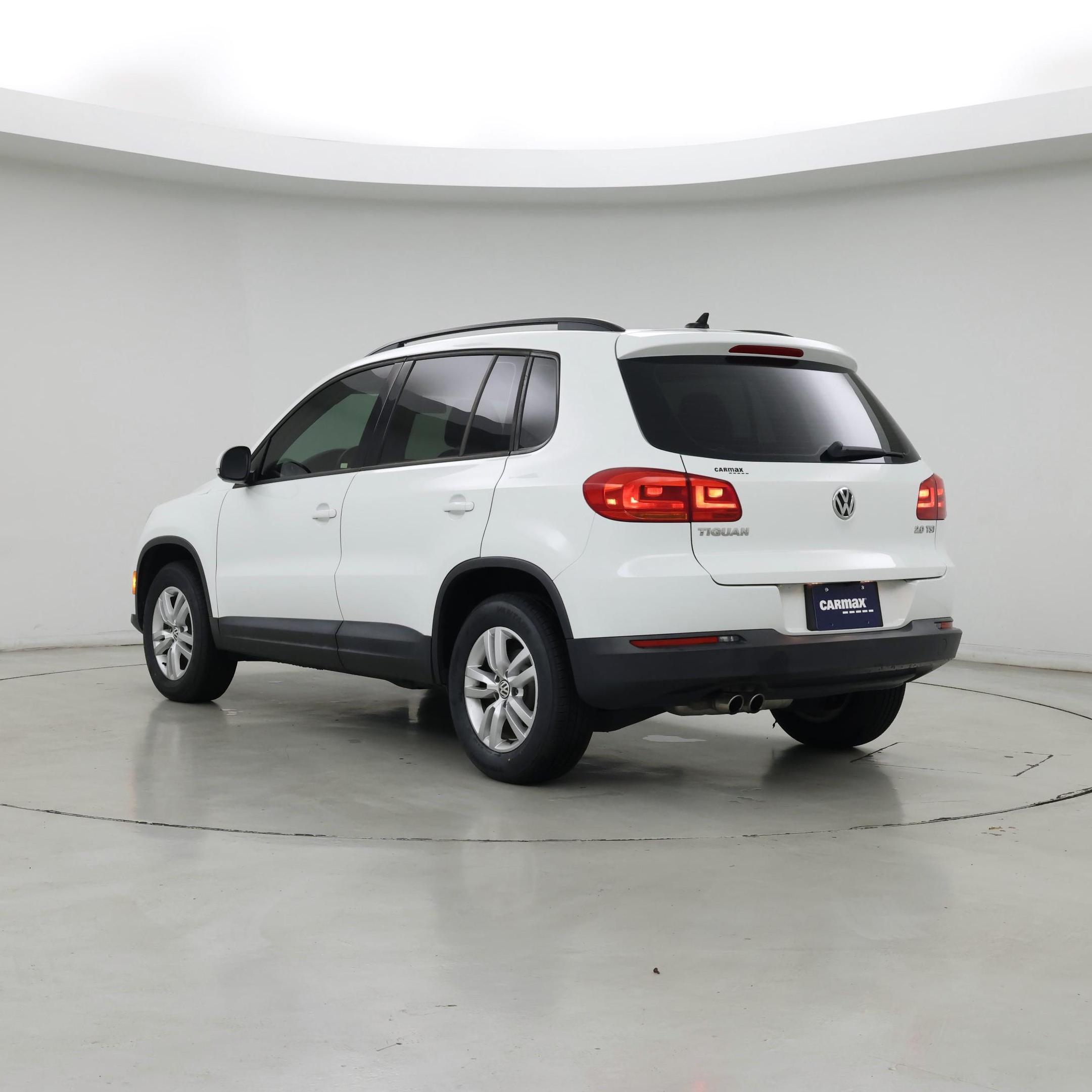 Thumbnail: 2015 Volkswagen Tiguan - 2