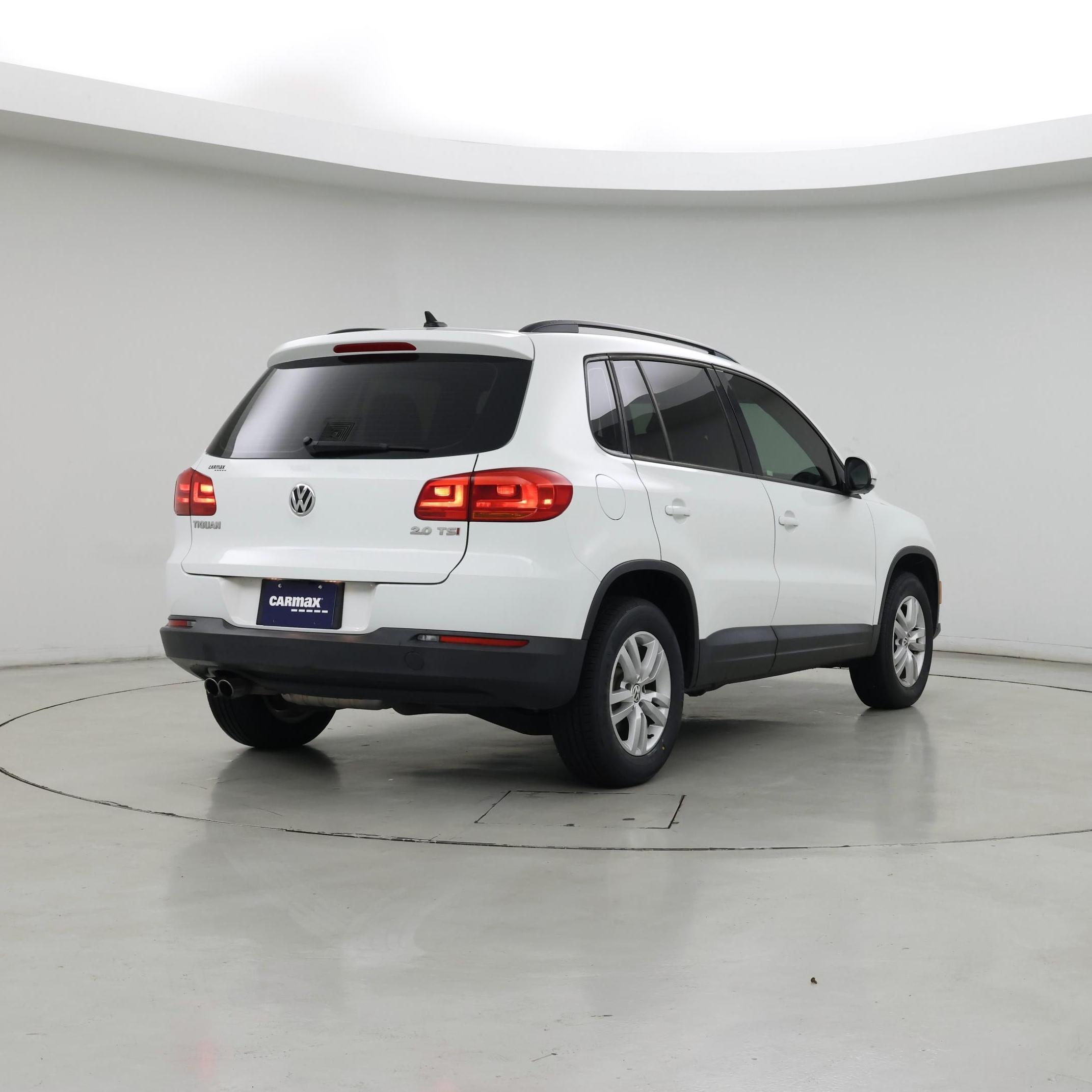 Thumbnail: 2015 Volkswagen Tiguan - 8