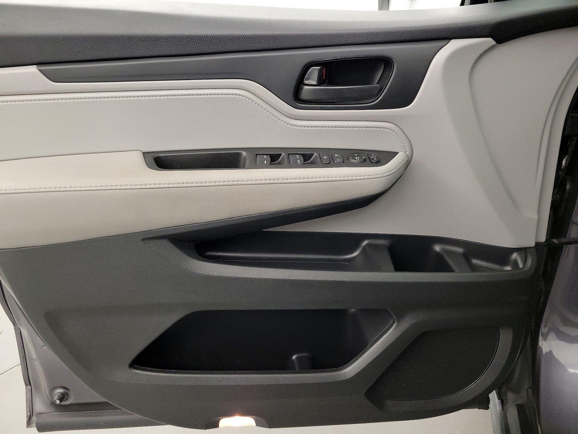 Thumbnail: 2019 Honda Odyssey - 12