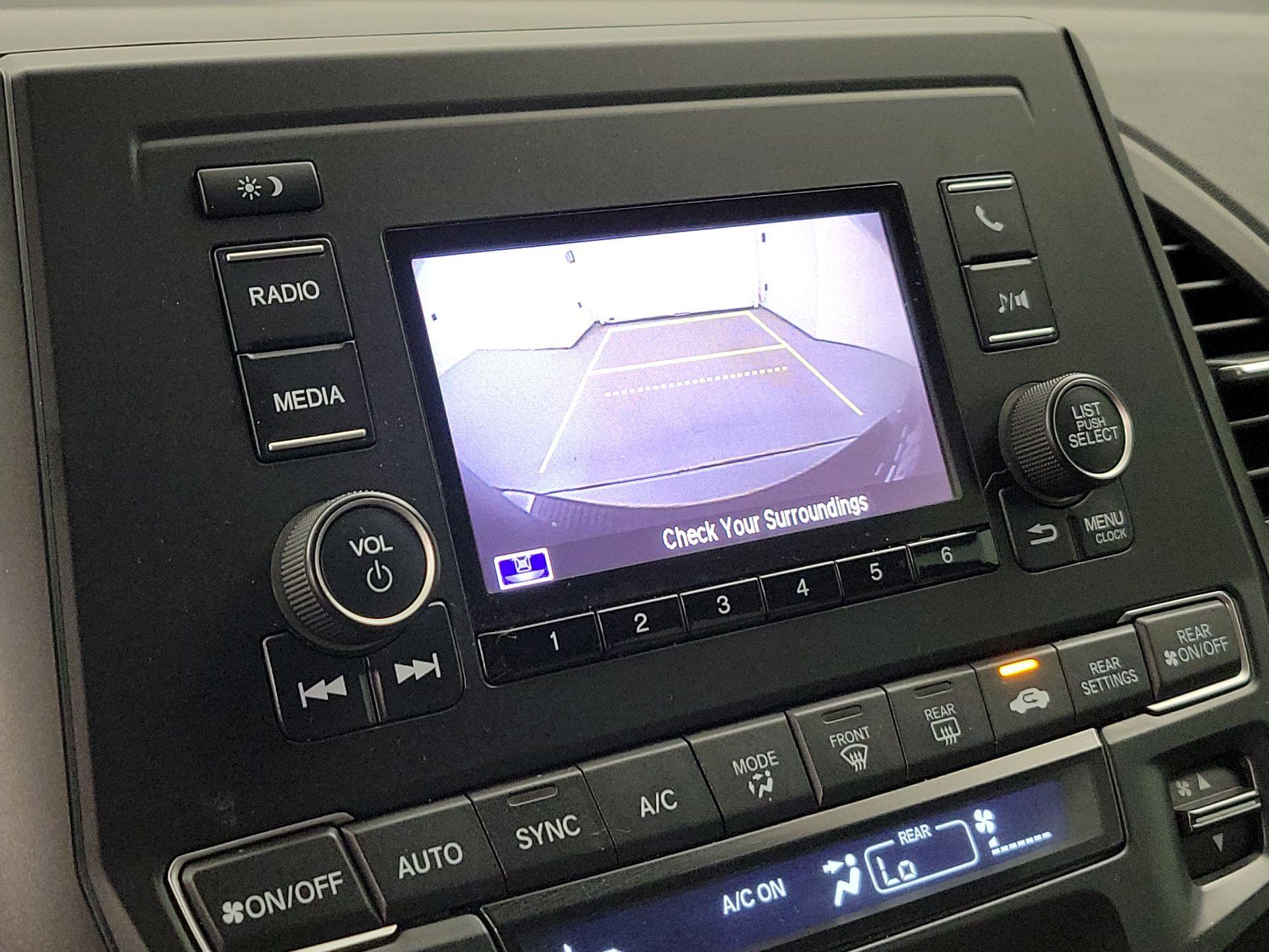 Thumbnail: 2019 Honda Odyssey - 14