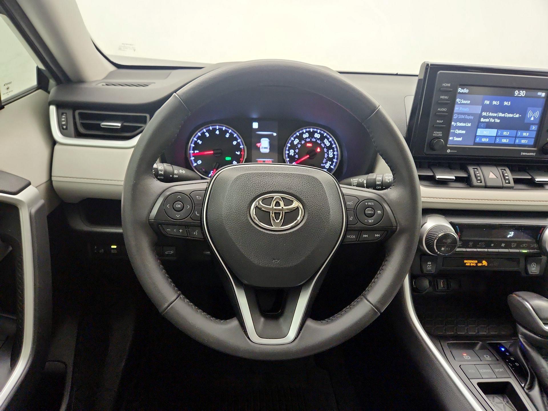 Thumbnail: 2022 Toyota RAV4 - 10