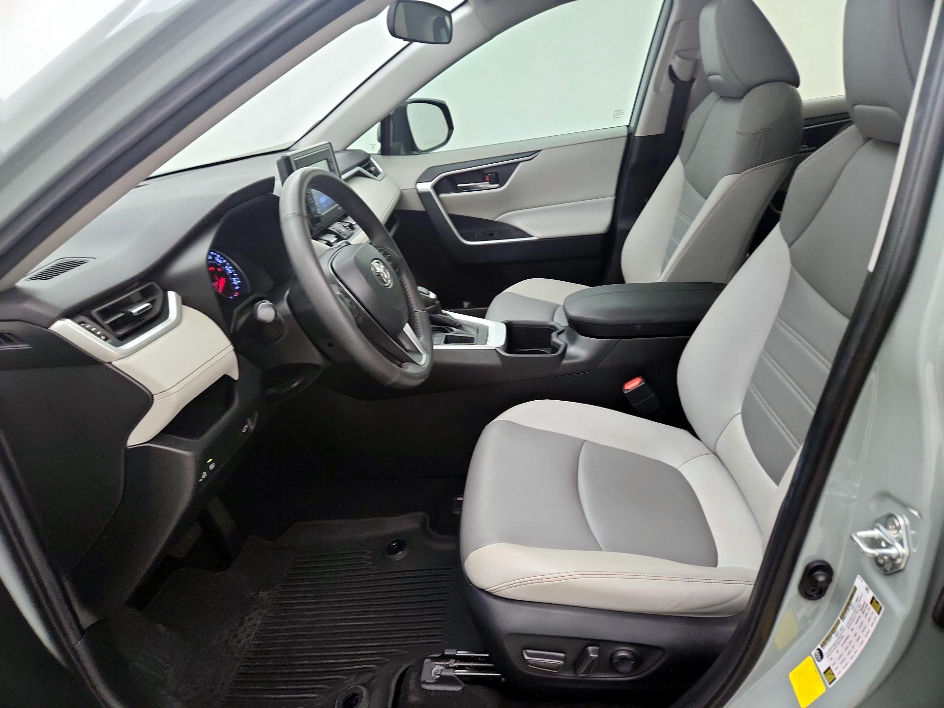 Thumbnail: 2022 Toyota RAV4 - 11