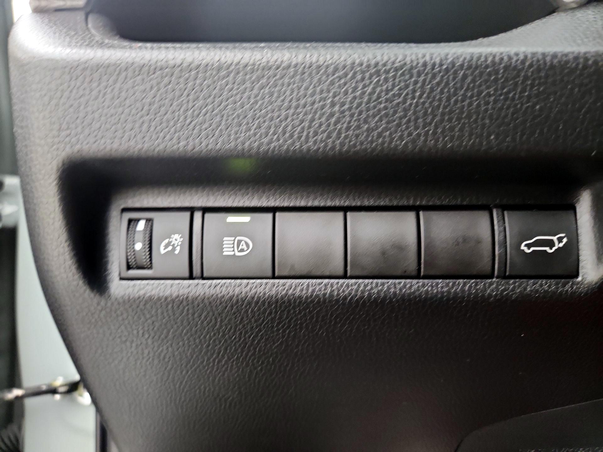 Thumbnail: 2022 Toyota RAV4 - 13