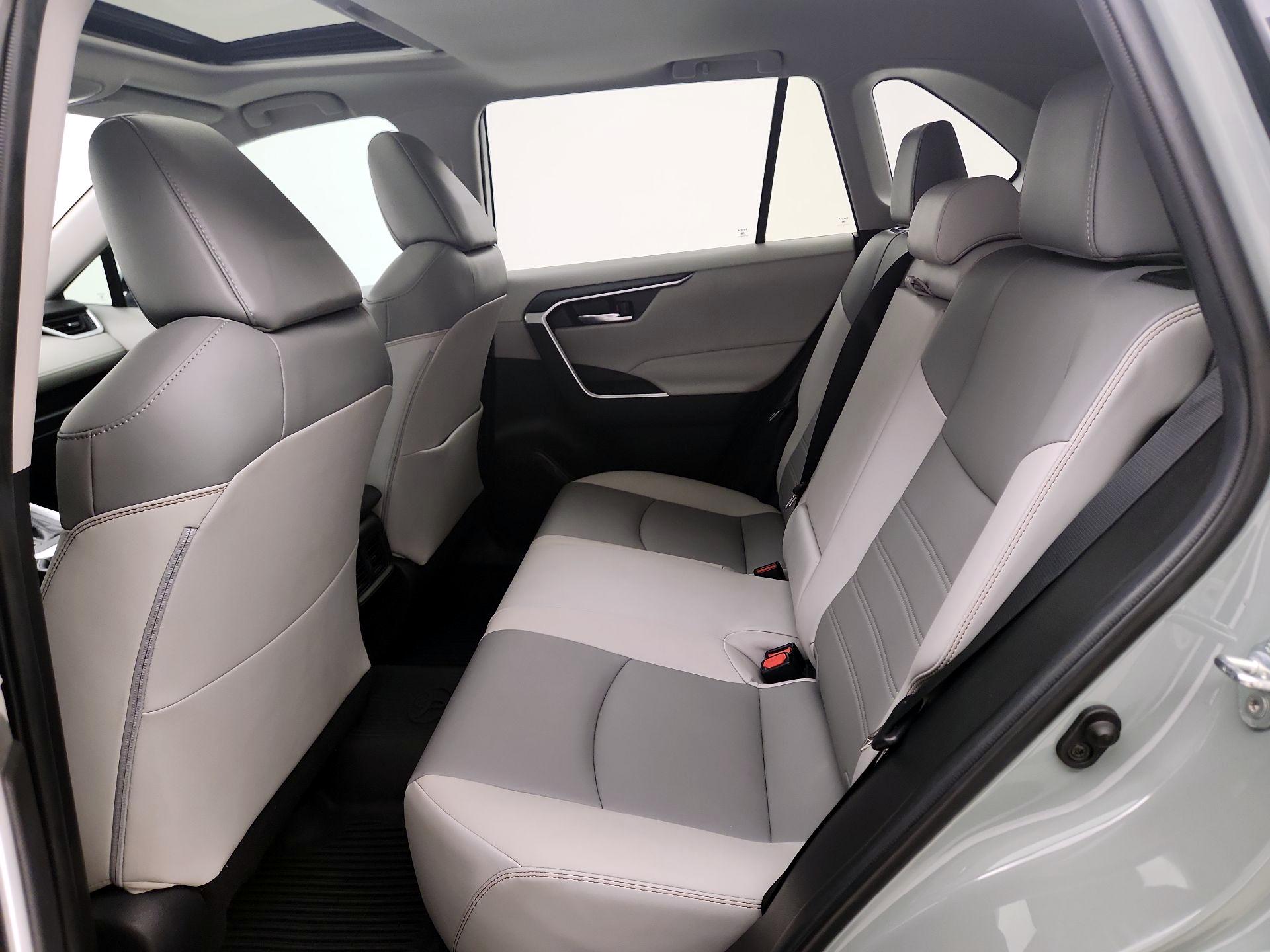 Thumbnail: 2022 Toyota RAV4 - 20