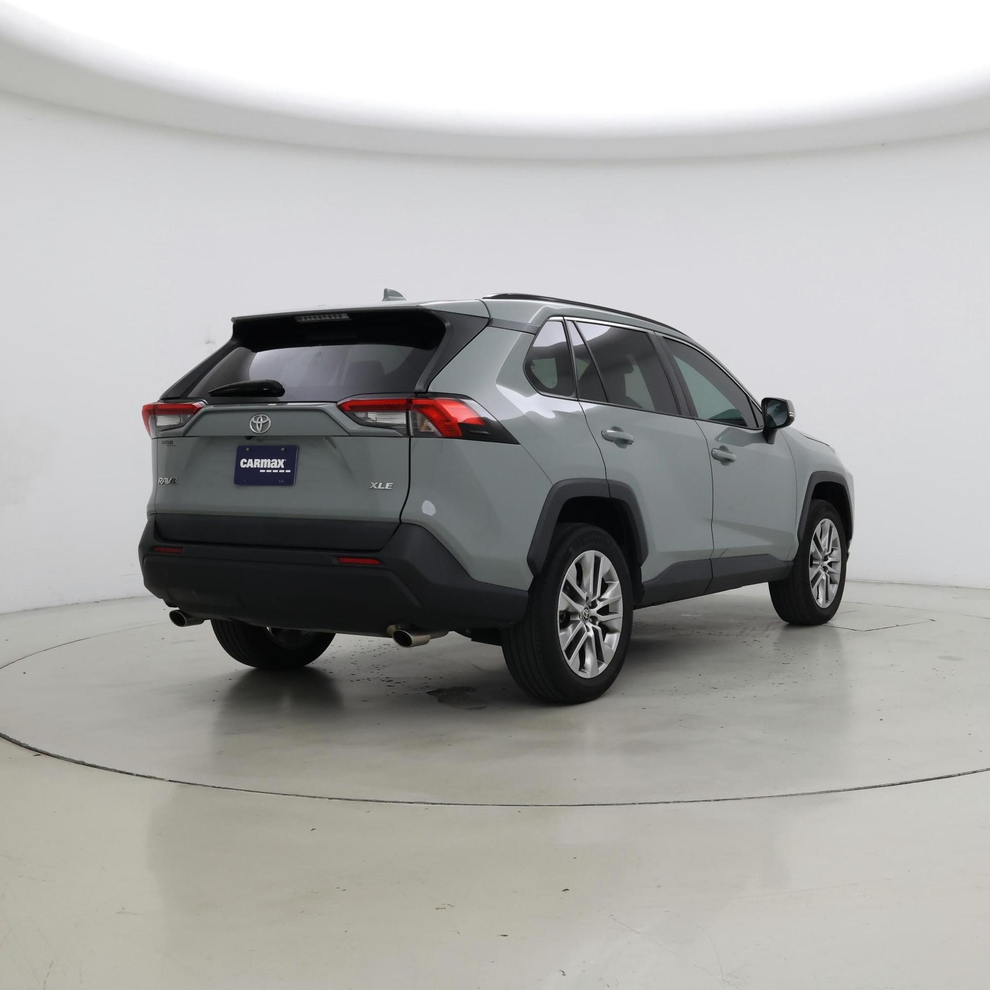 Thumbnail: 2022 Toyota RAV4 - 8