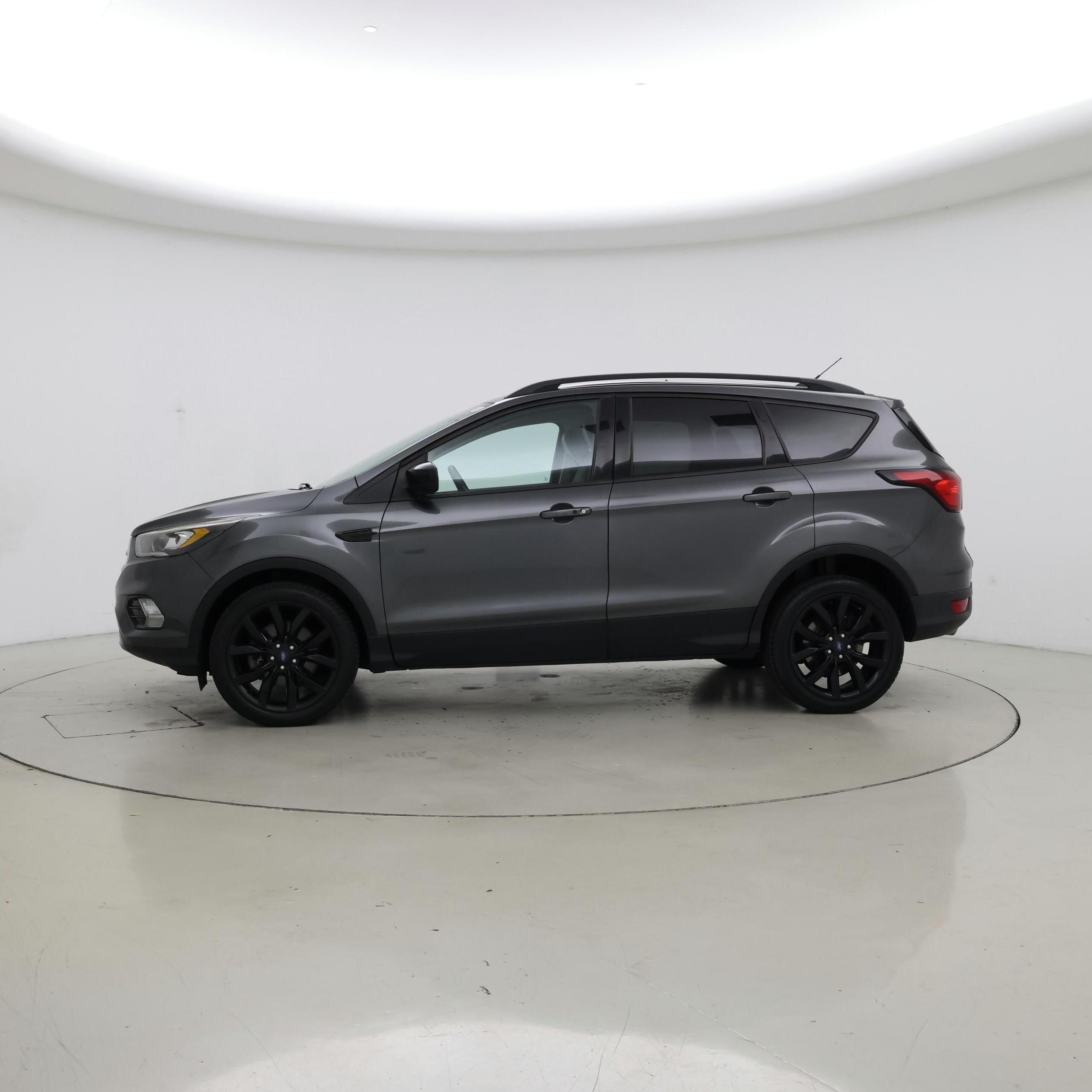 Thumbnail: 2019 Ford Escape - 3