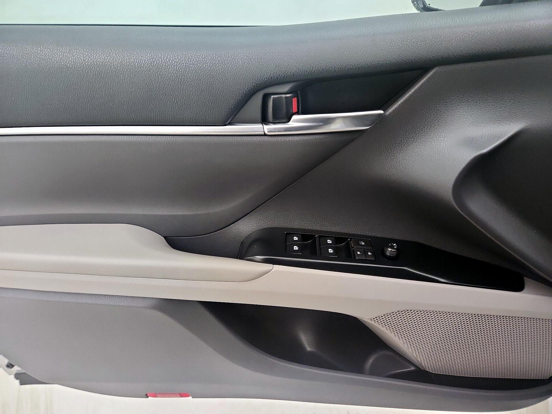 Thumbnail: 2020 Toyota Camry - 12