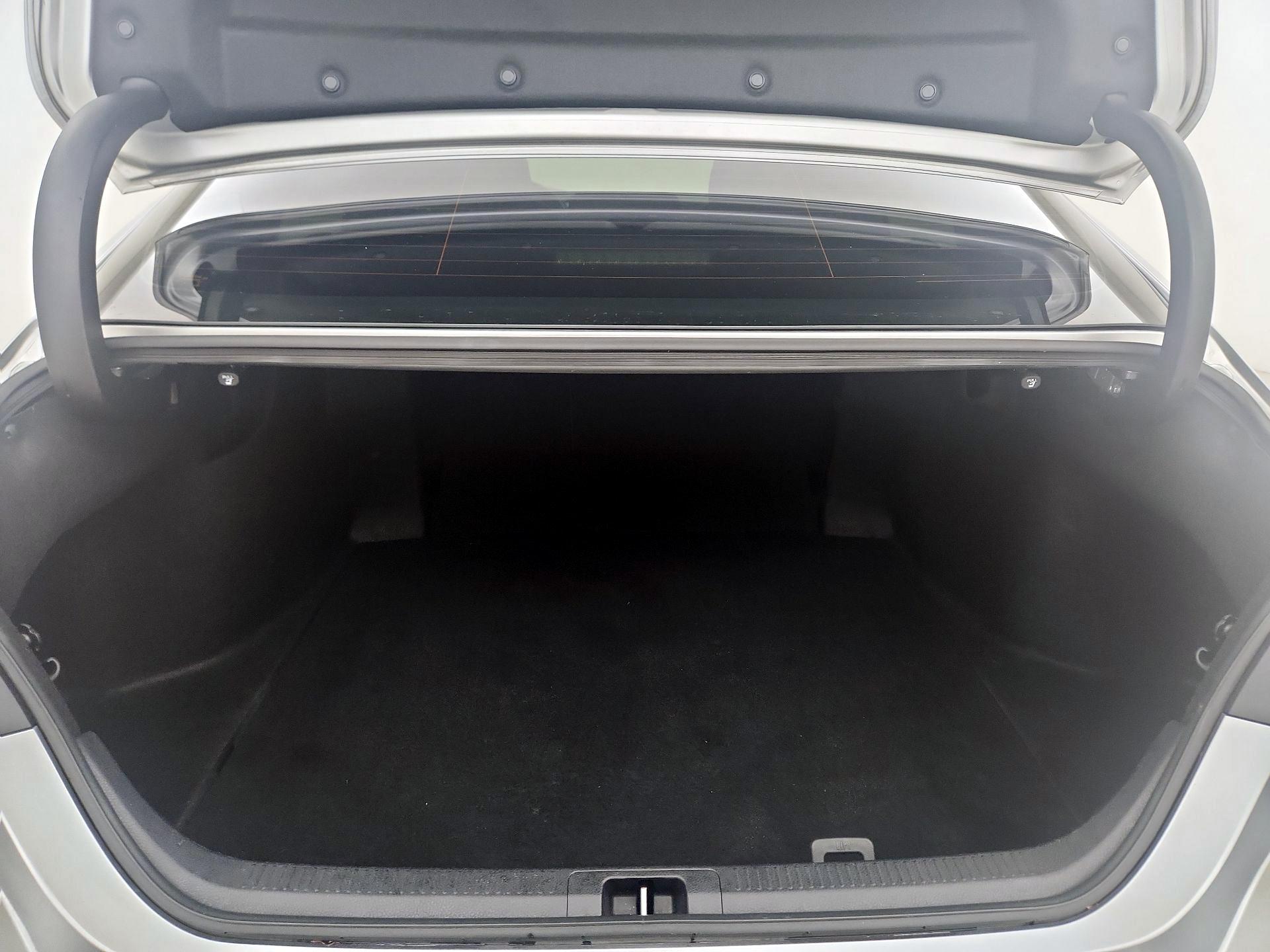 Thumbnail: 2020 Toyota Camry - 20