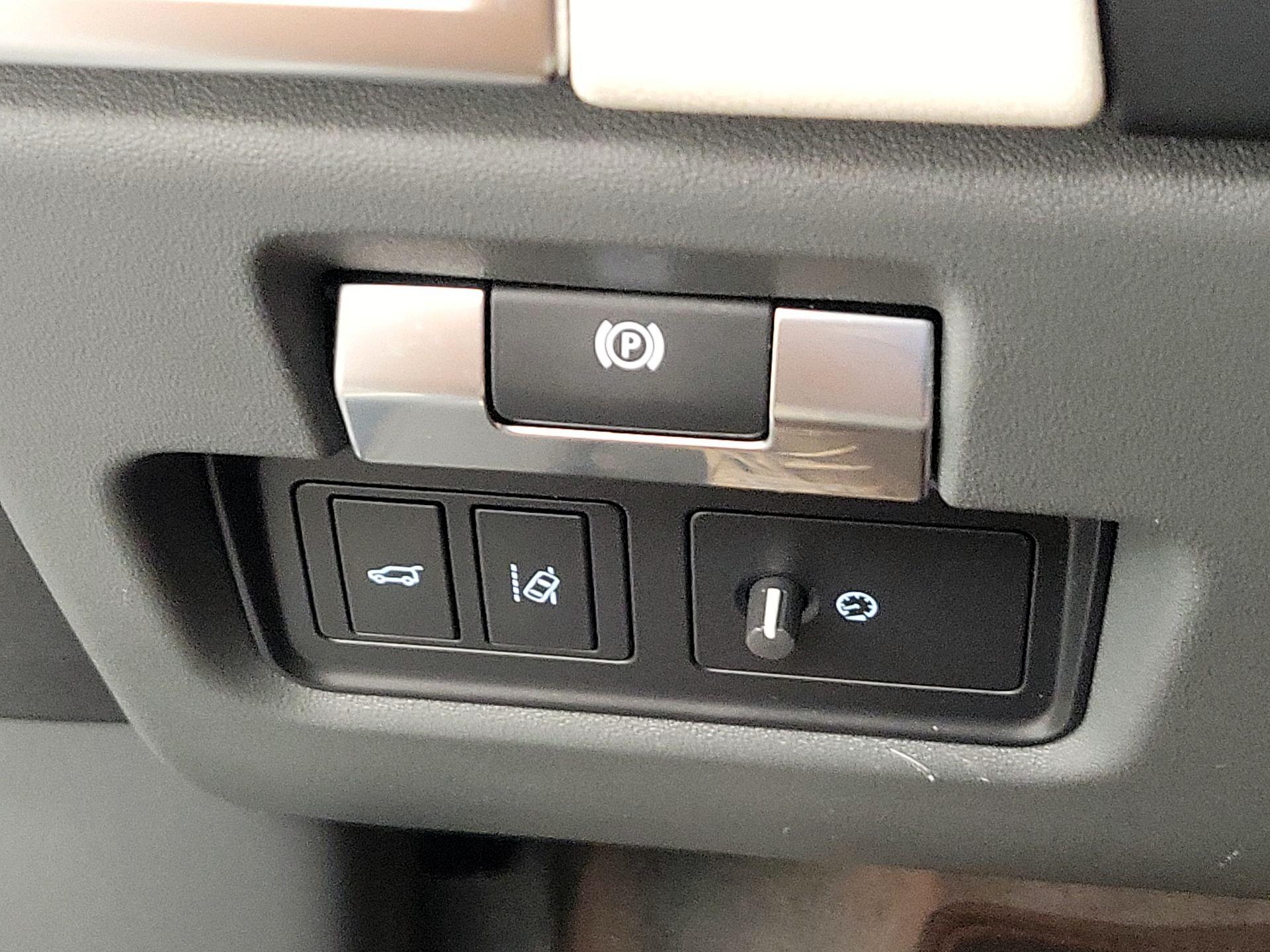 Thumbnail: 2020 Jaguar E-Pace - 13