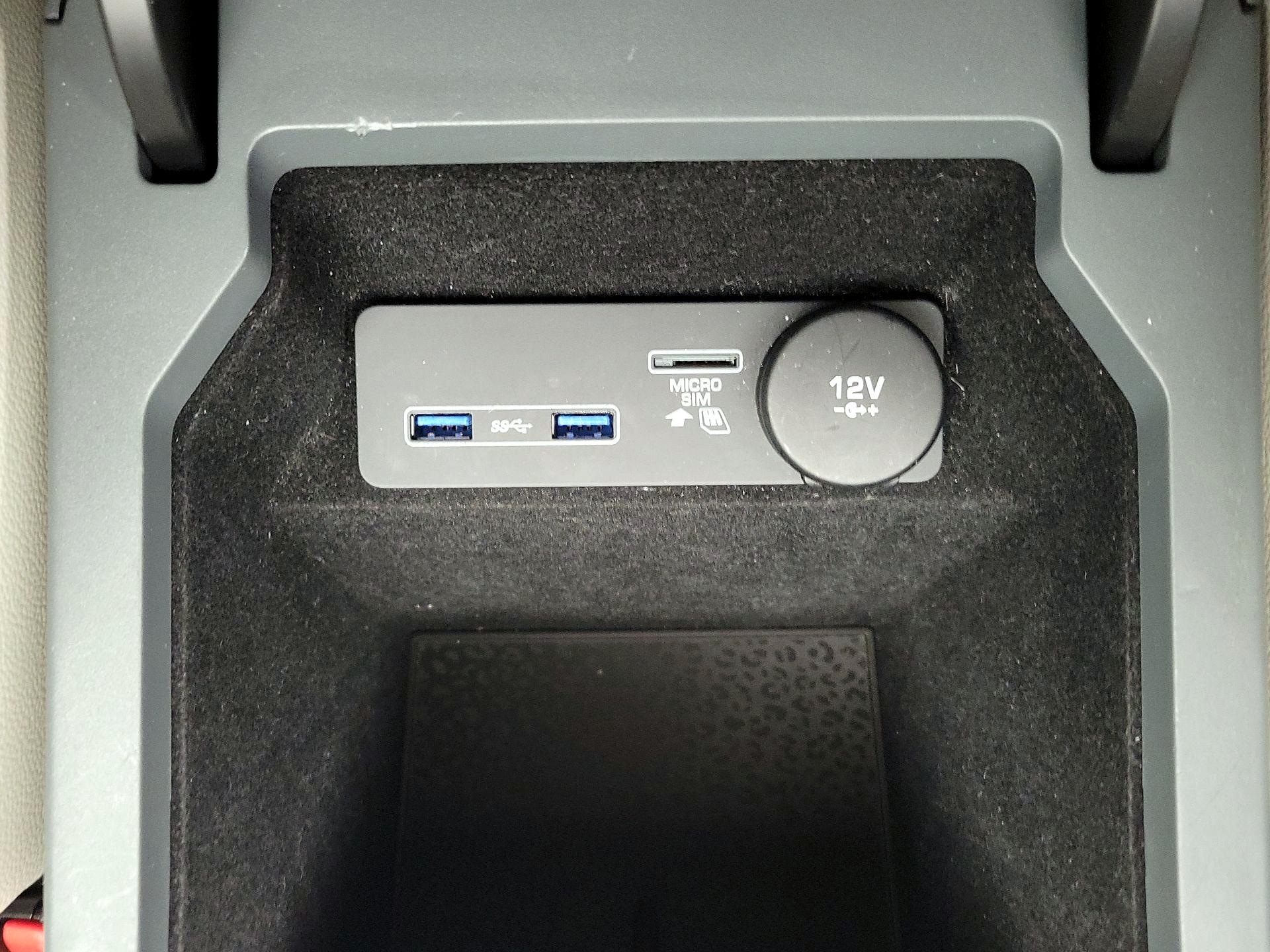 Thumbnail: 2020 Jaguar E-Pace - 18