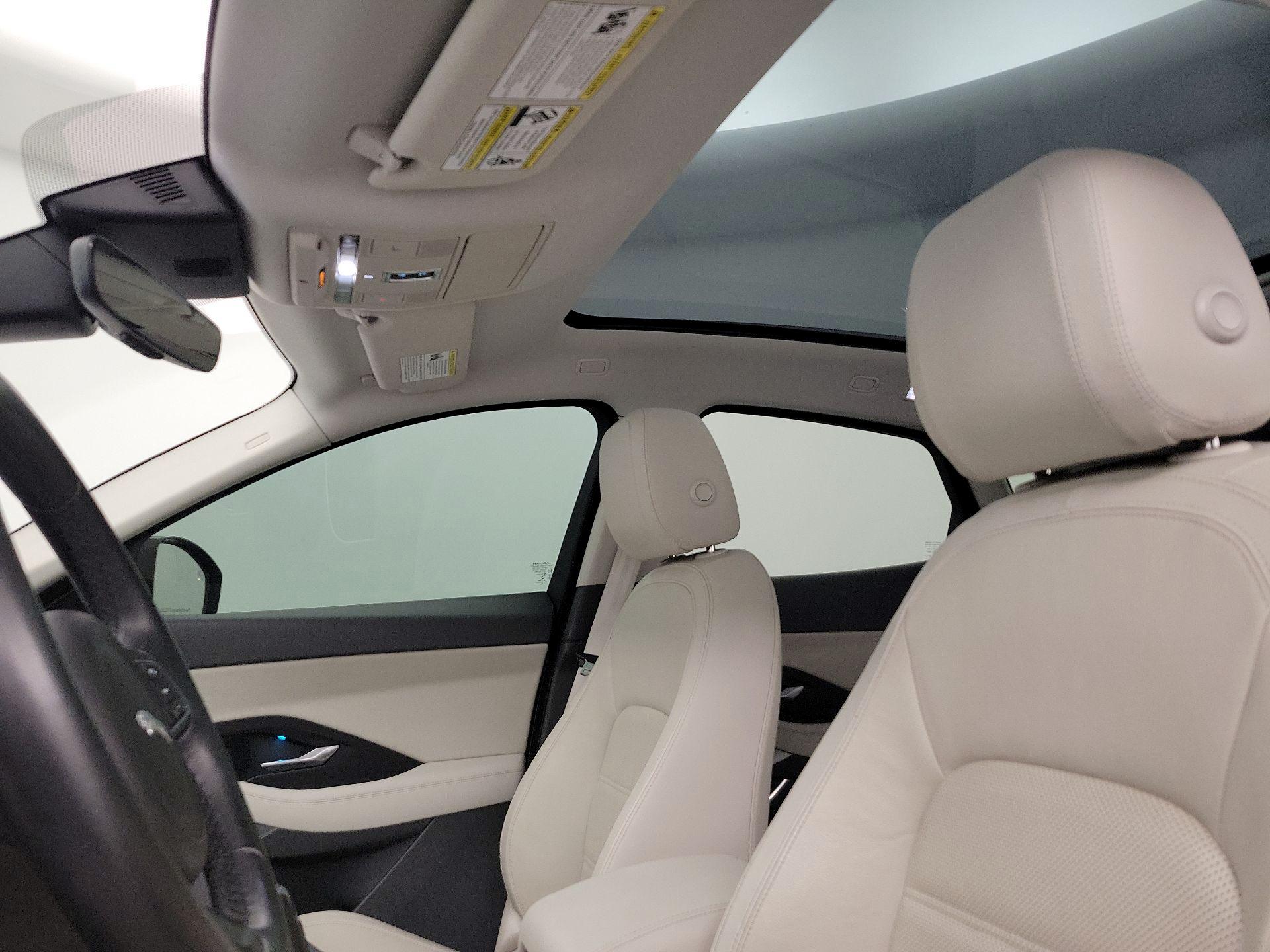 Thumbnail: 2020 Jaguar E-Pace - 19