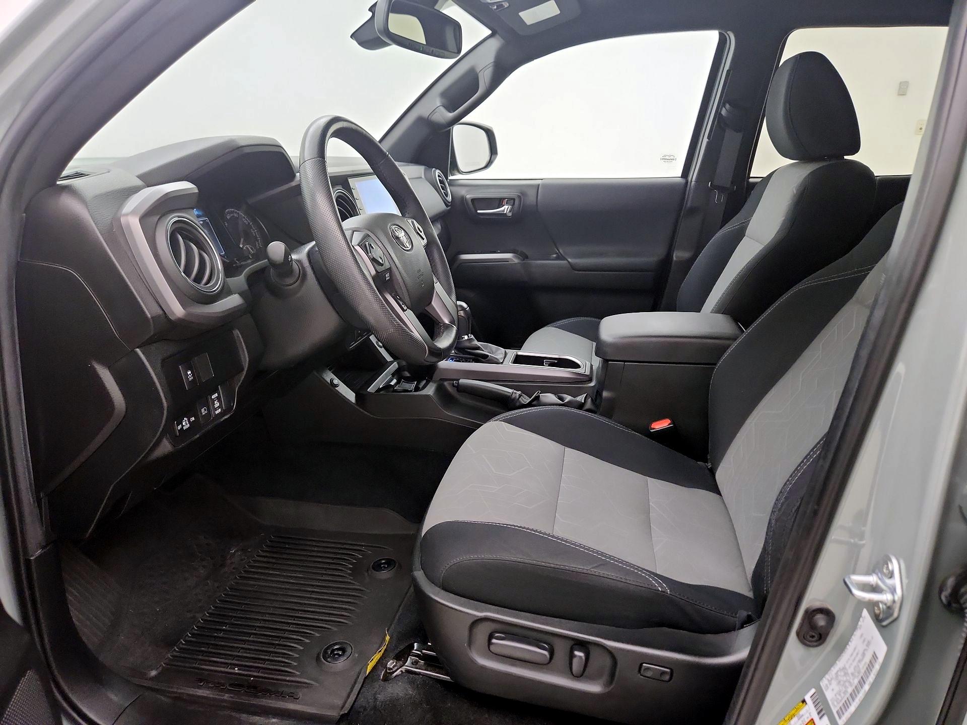 Thumbnail: 2022 Toyota Tacoma - 11