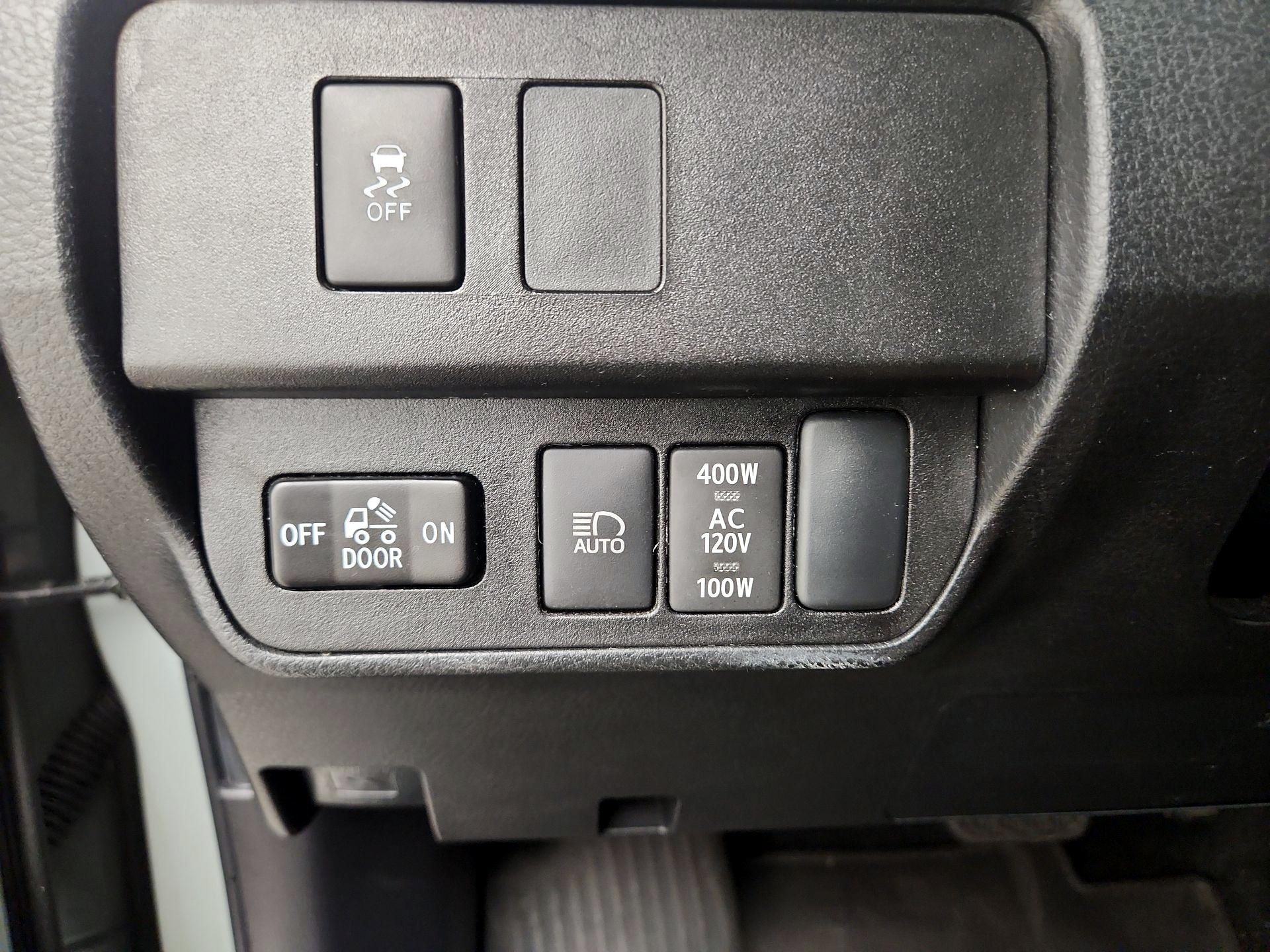 Thumbnail: 2022 Toyota Tacoma - 13