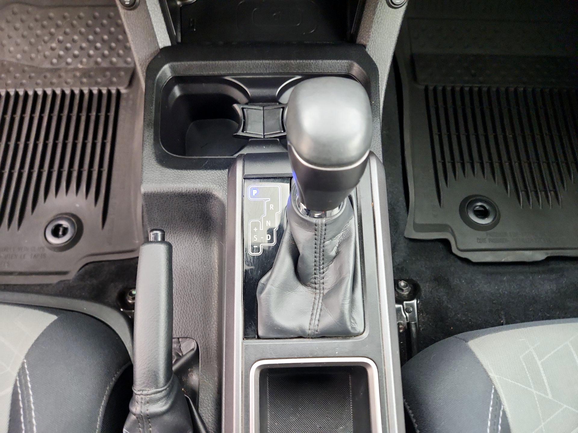 Thumbnail: 2022 Toyota Tacoma - 18