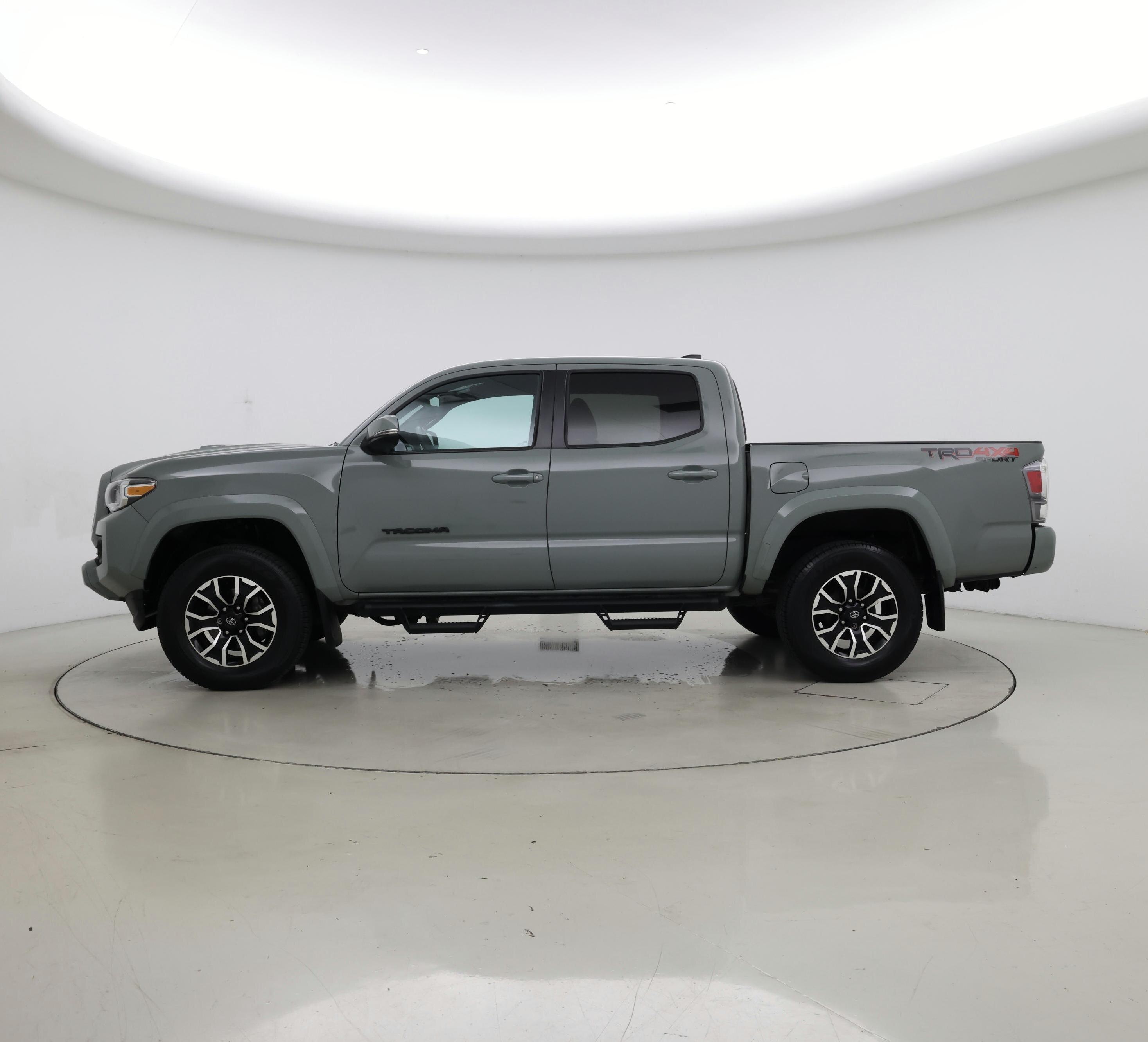 Thumbnail: 2022 Toyota Tacoma - 3