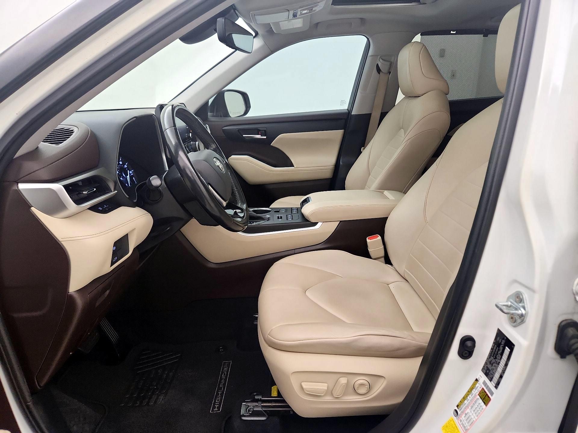 Thumbnail: 2021 Toyota Highlander - 11