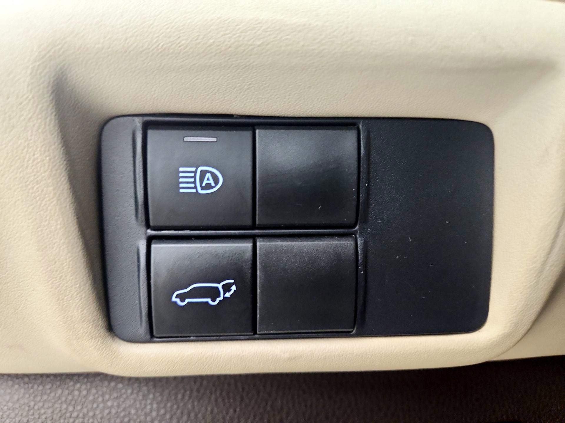 Thumbnail: 2021 Toyota Highlander - 13