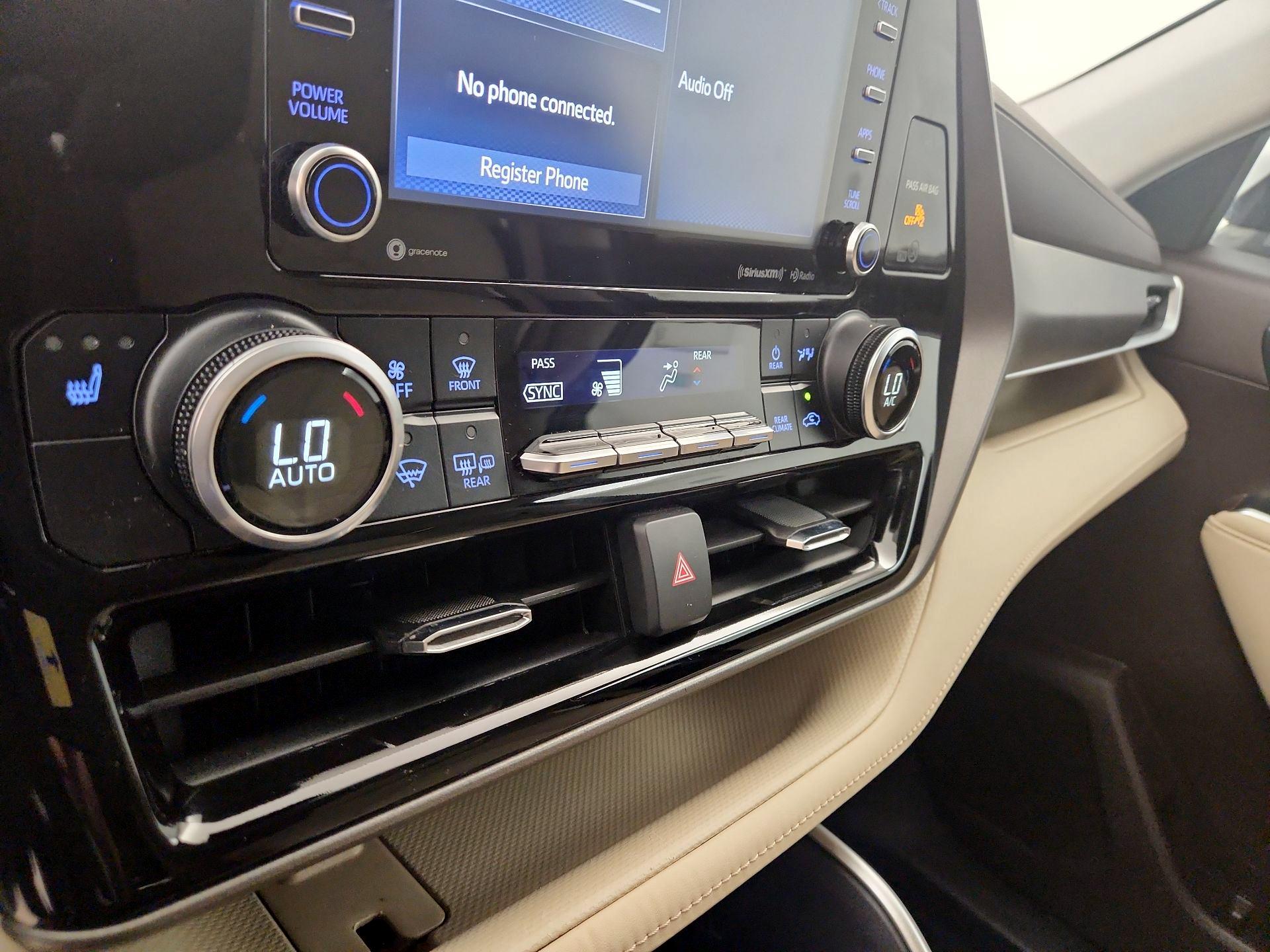 Thumbnail: 2021 Toyota Highlander - 16