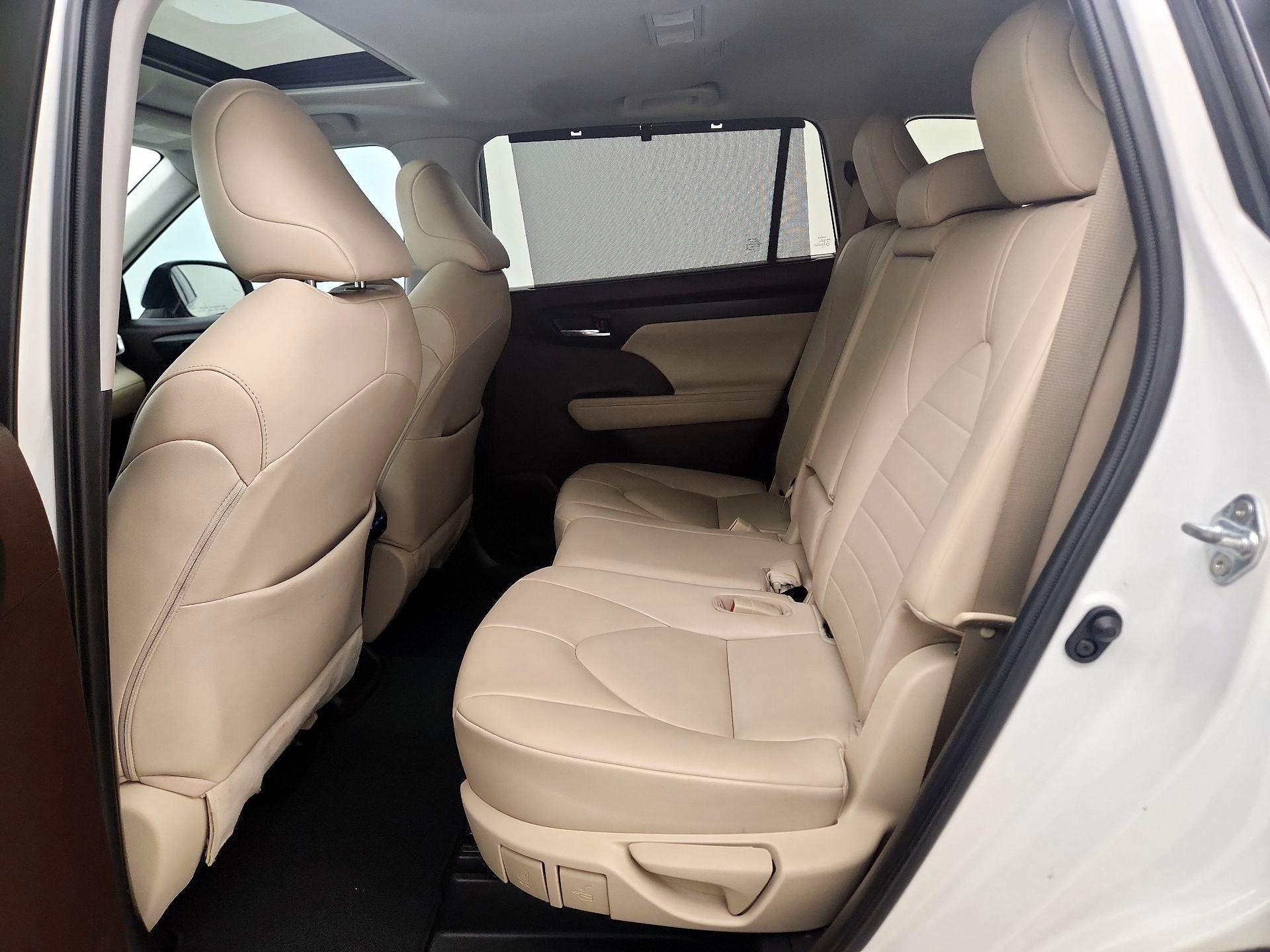 Thumbnail: 2021 Toyota Highlander - 20