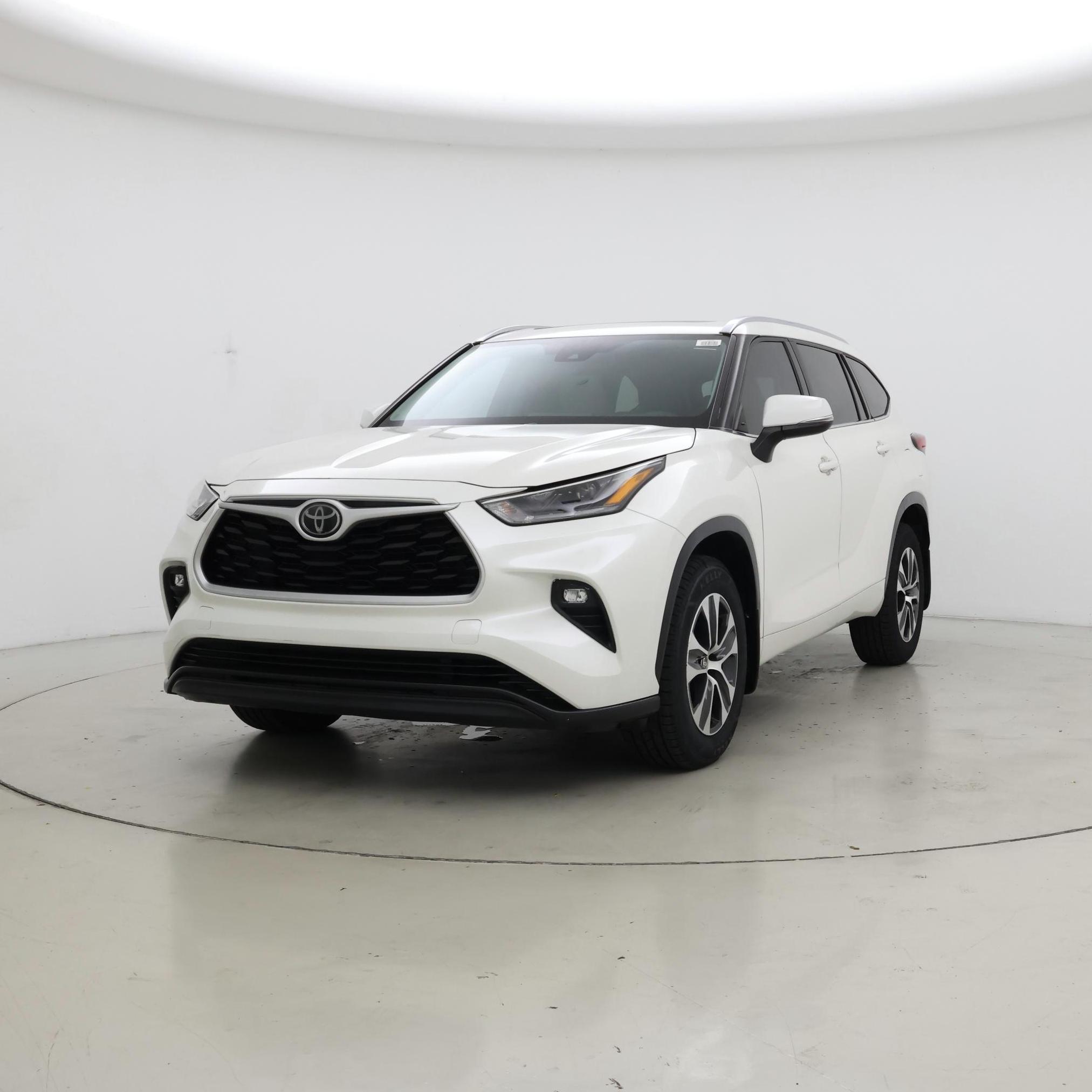 Thumbnail: 2021 Toyota Highlander - 4