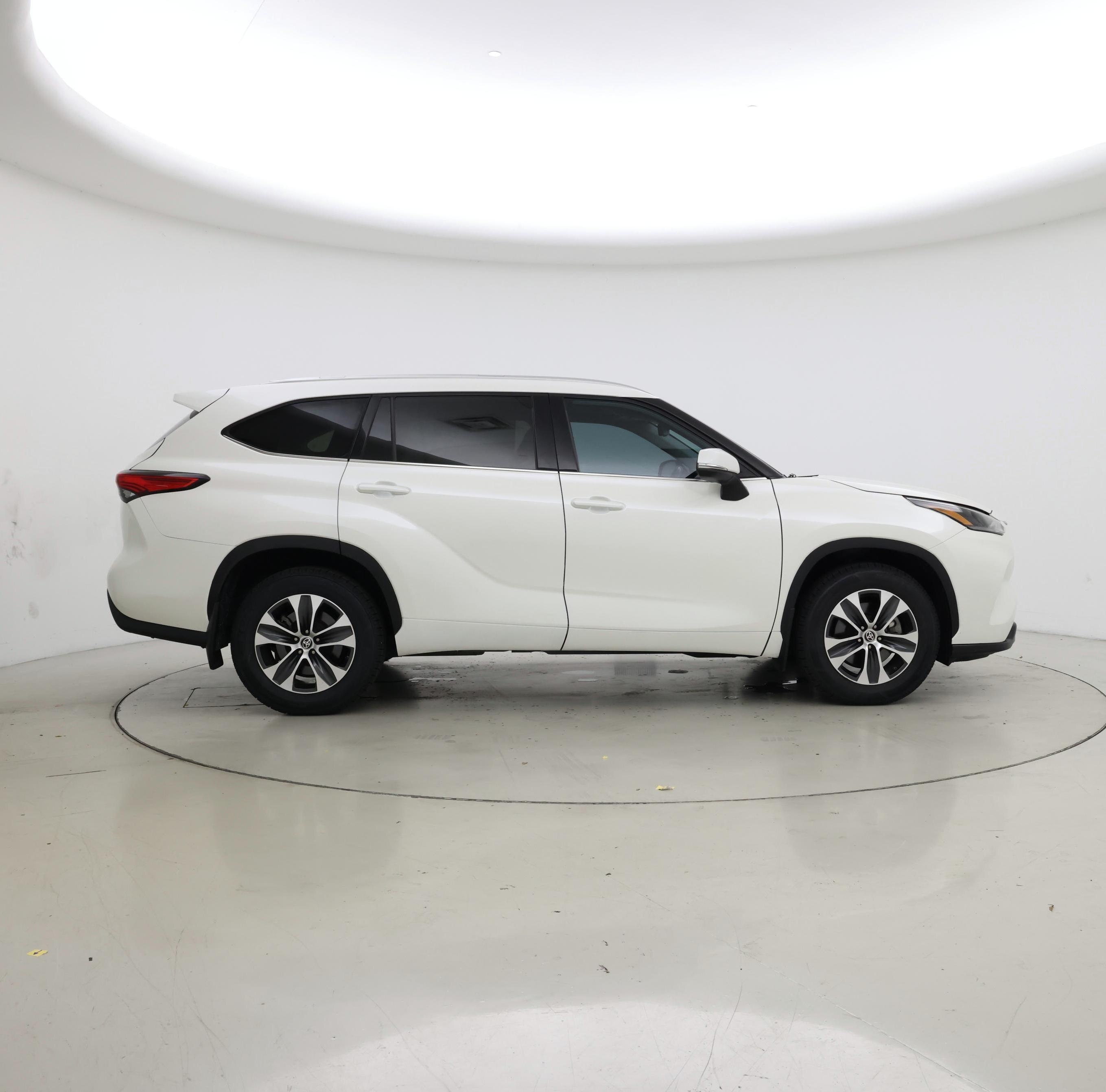 Thumbnail: 2021 Toyota Highlander - 7