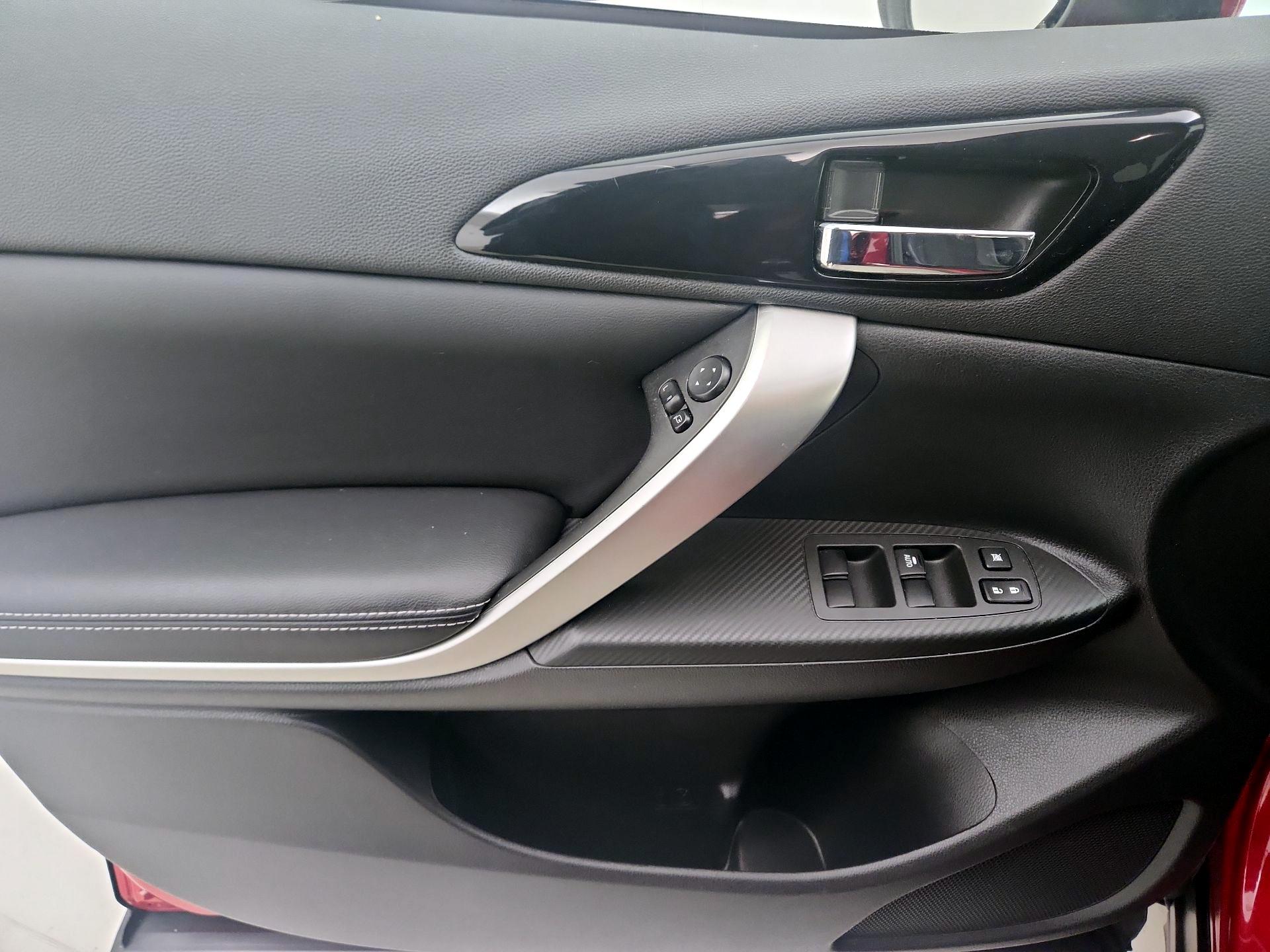 Thumbnail: 2022 Mitsubishi Eclipse Cross - 12