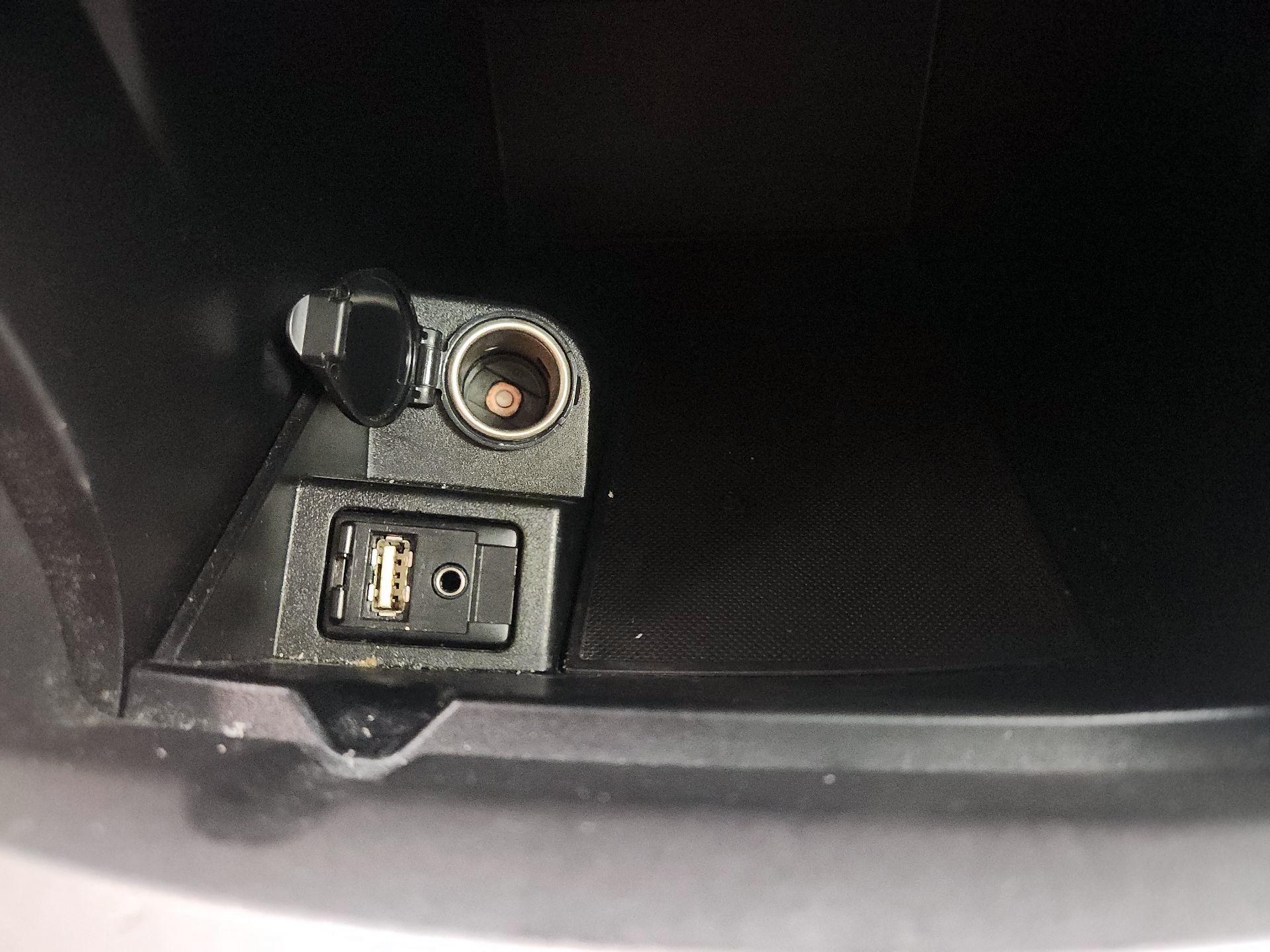 Thumbnail: 2017 Toyota Camry - 18