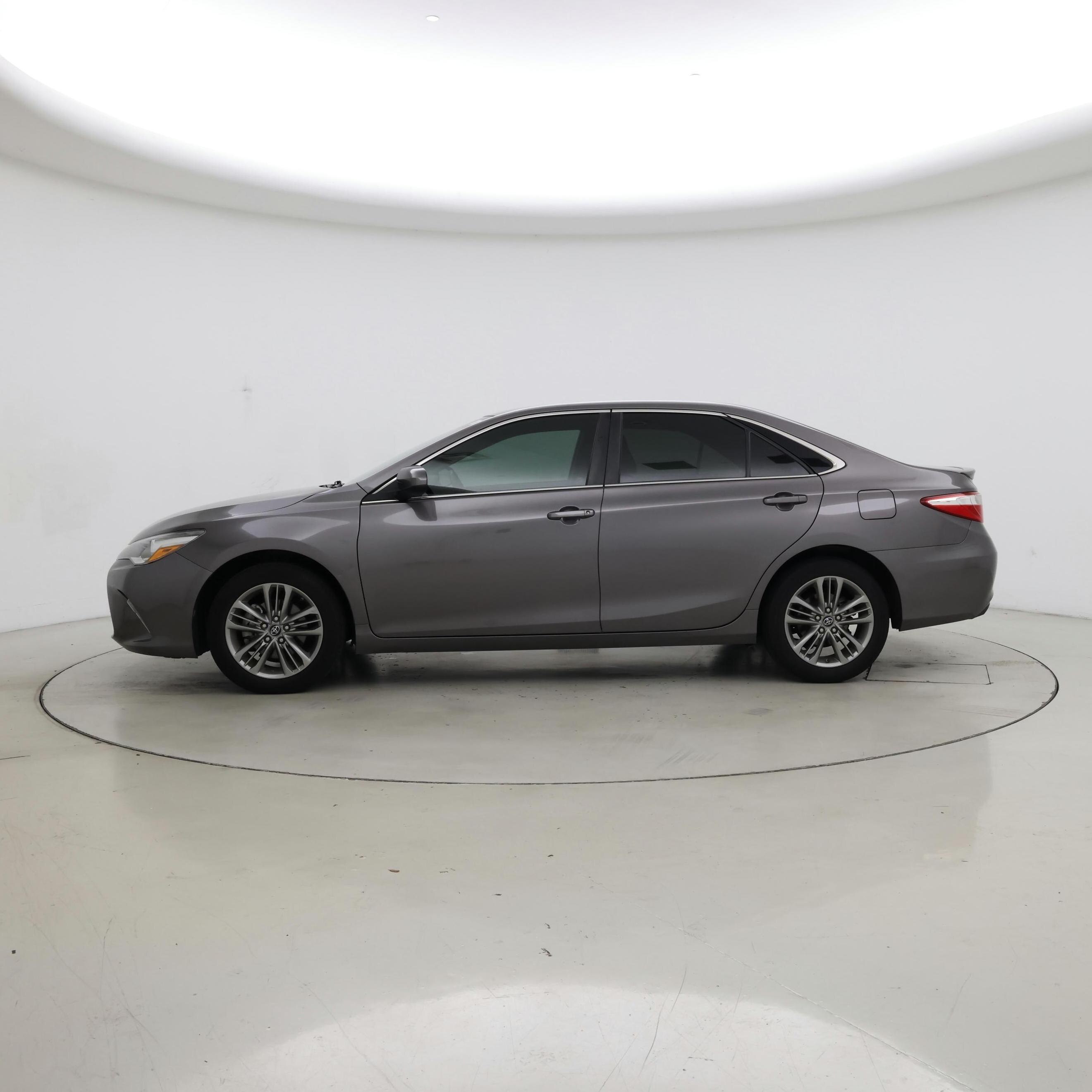 Thumbnail: 2017 Toyota Camry - 3