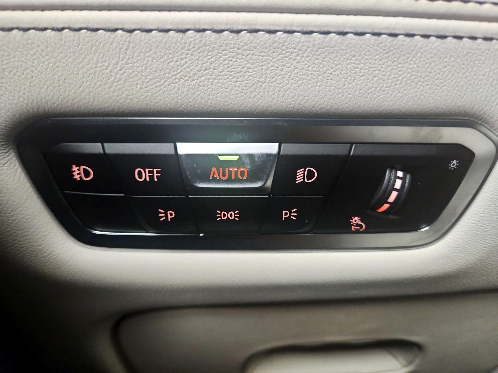 Thumbnail: 2021 BMW X7 - 13