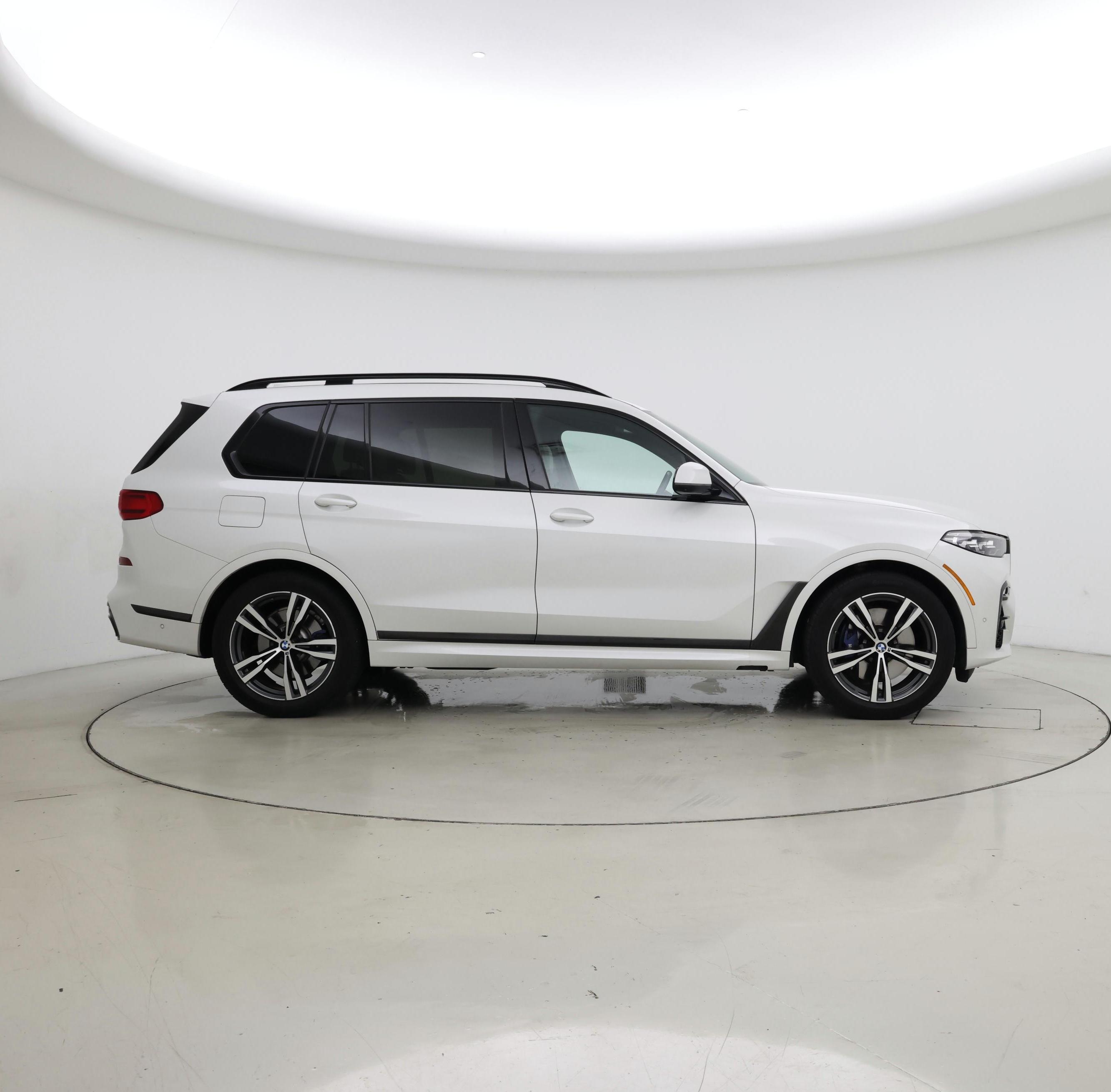 Thumbnail: 2021 BMW X7 - 7