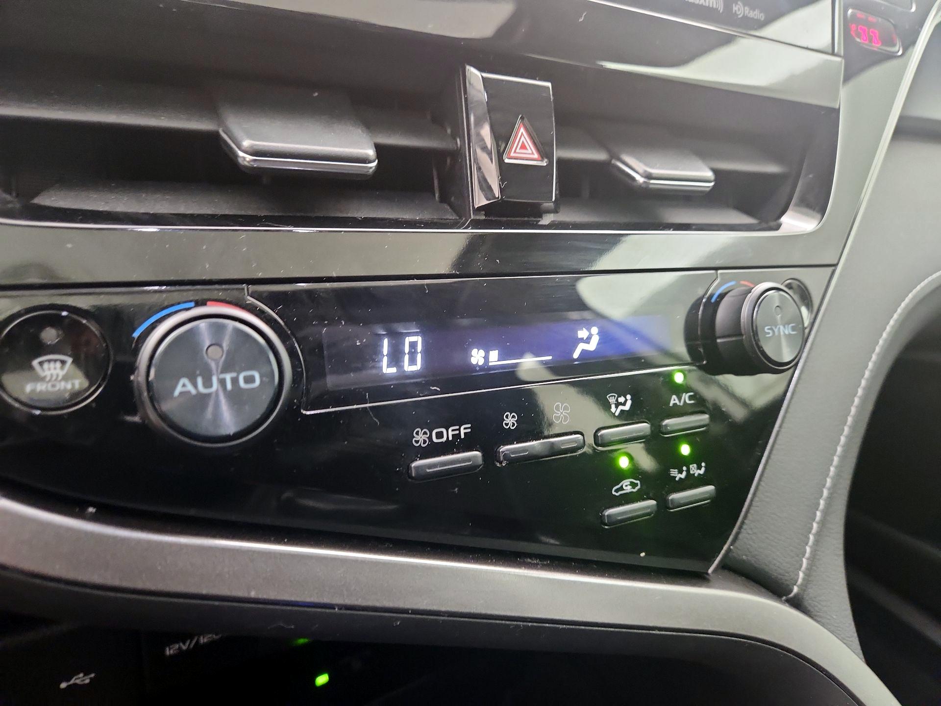 Thumbnail: 2022 Toyota Camry - 16