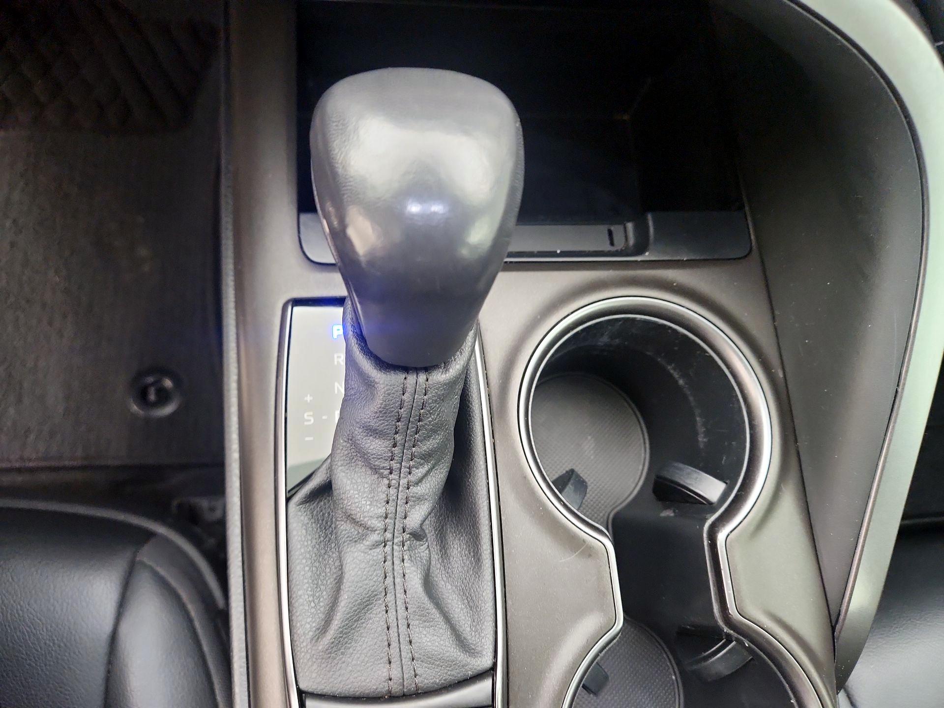 Thumbnail: 2022 Toyota Camry - 17