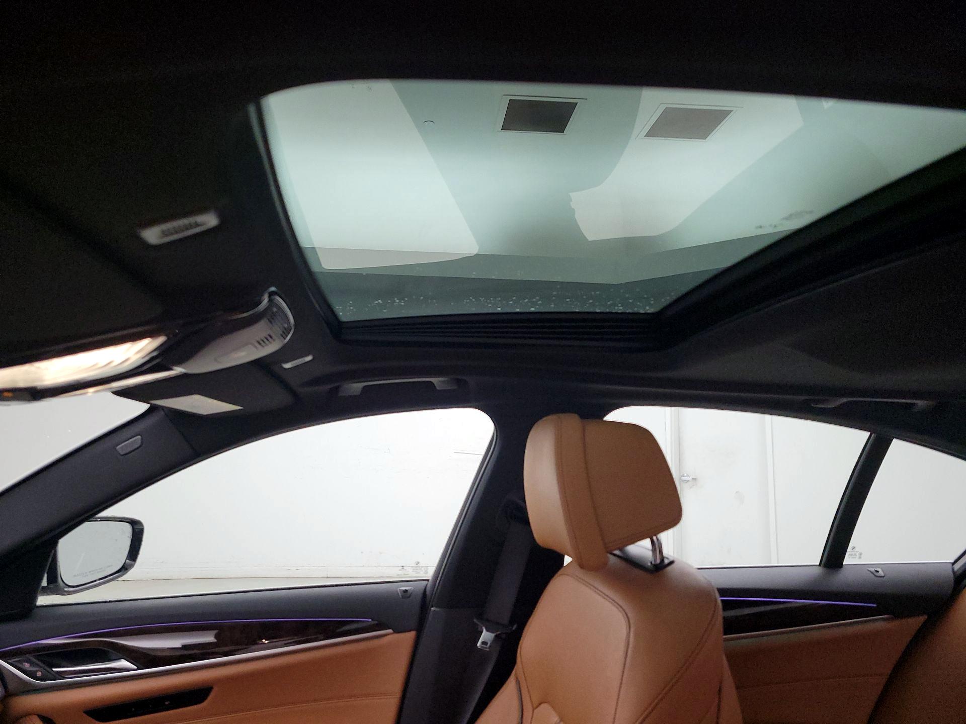 Thumbnail: 2018 BMW 5 Series - 20