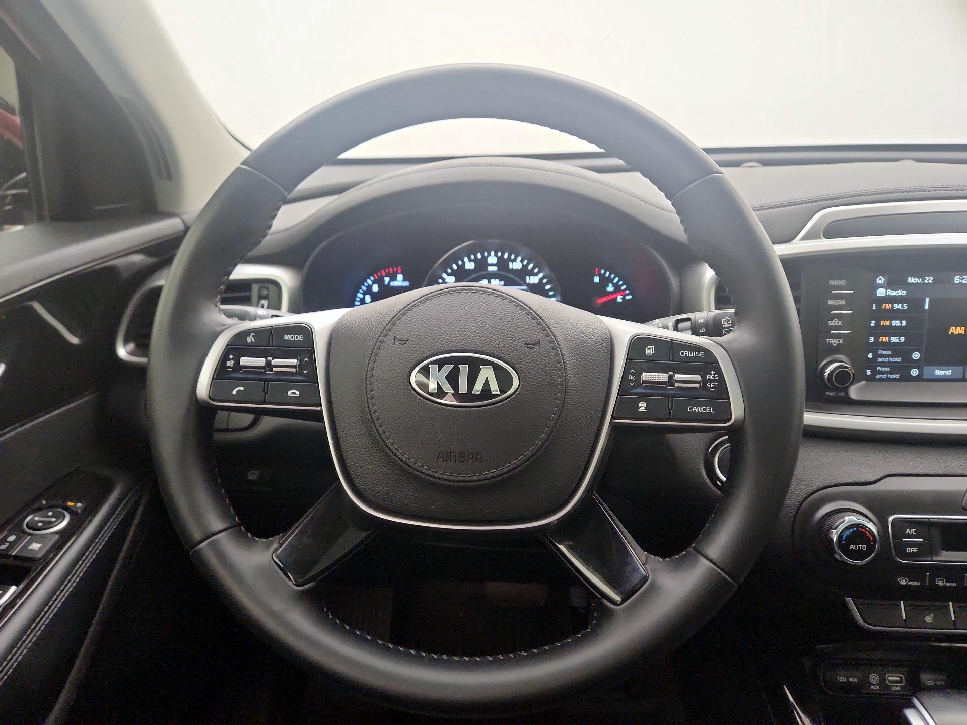 Thumbnail: 2020 Kia Sorento - 10