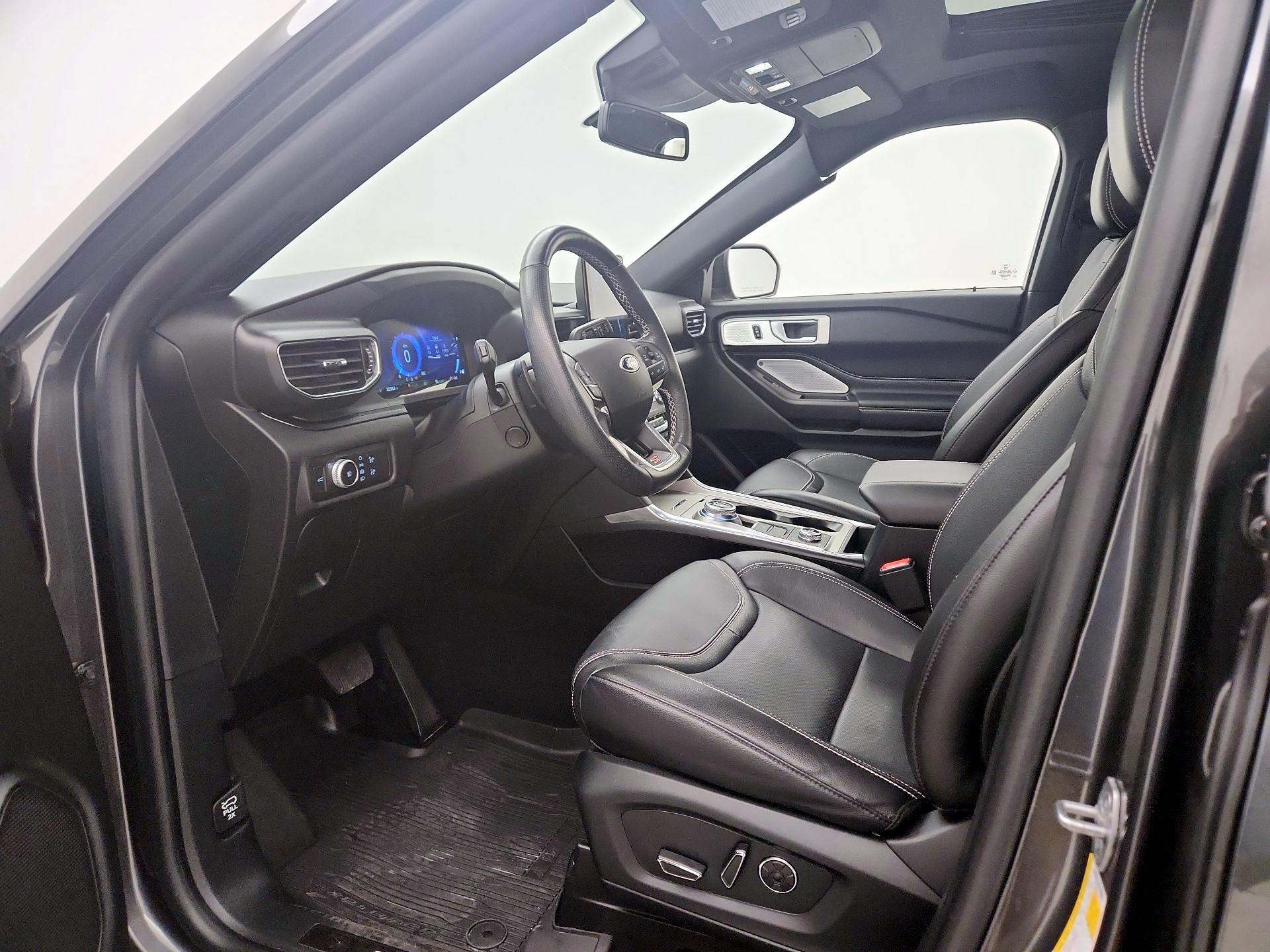 Thumbnail: 2020 Ford Explorer - 11