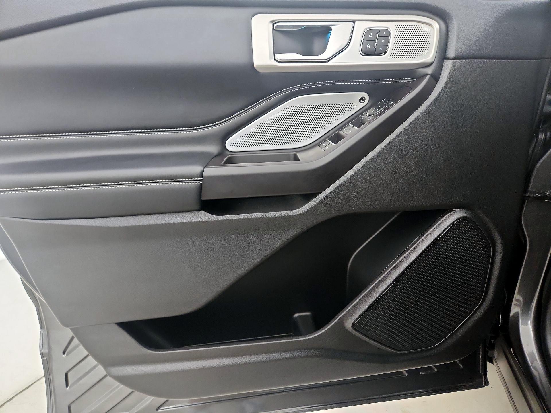 Thumbnail: 2020 Ford Explorer - 12