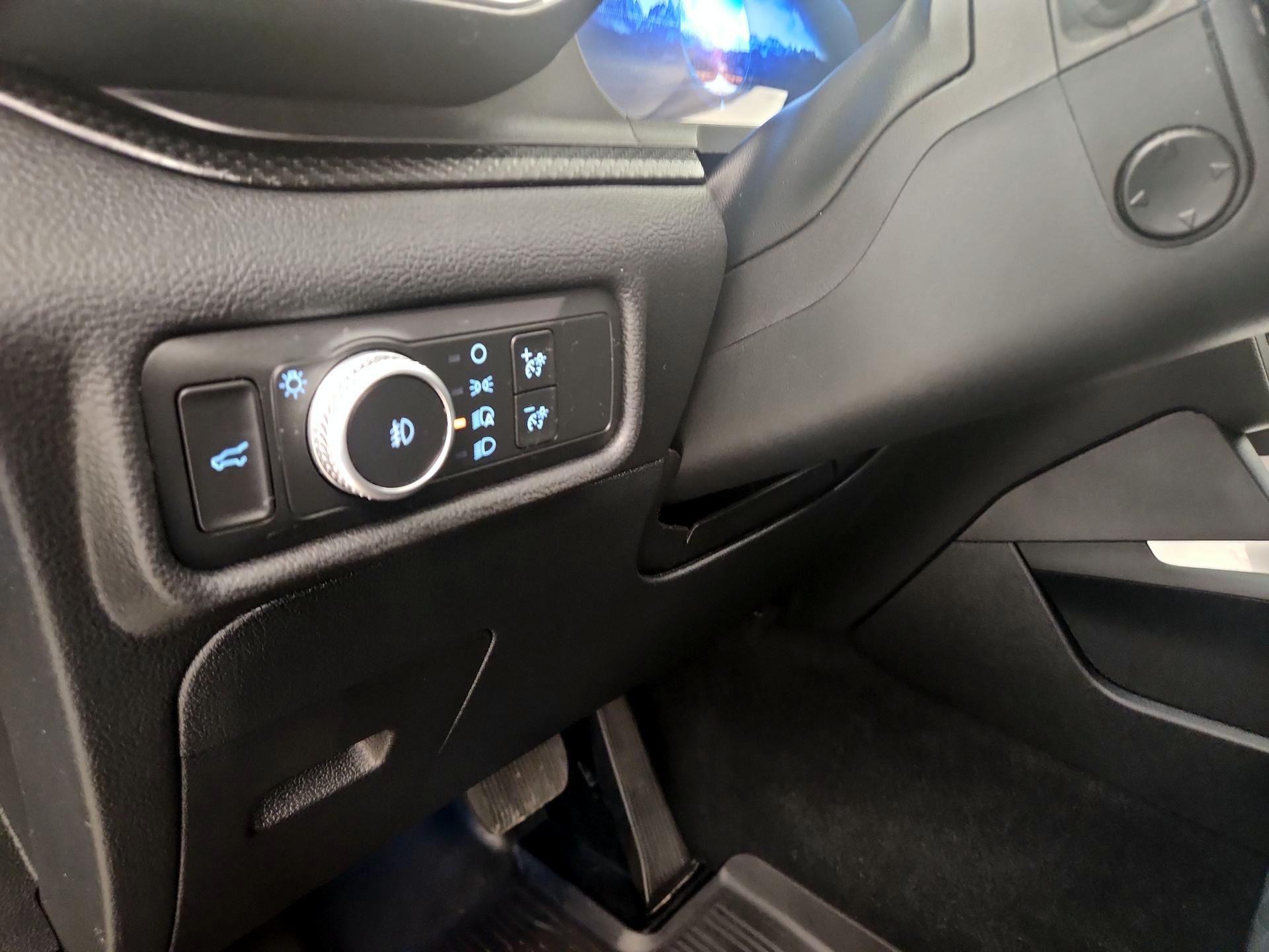 Thumbnail: 2020 Ford Explorer - 13