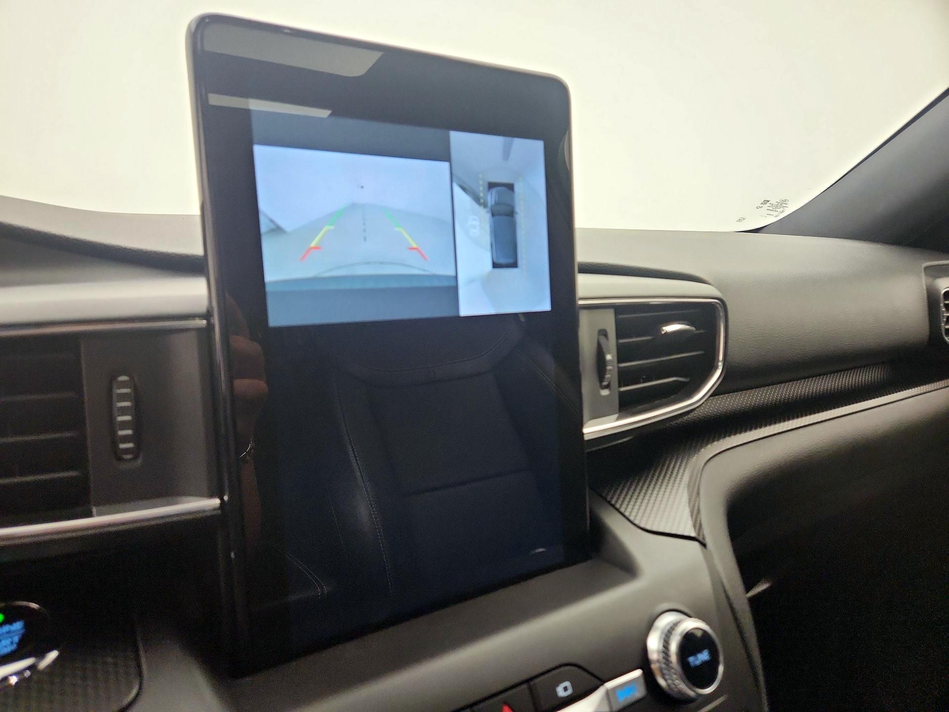 Thumbnail: 2020 Ford Explorer - 15