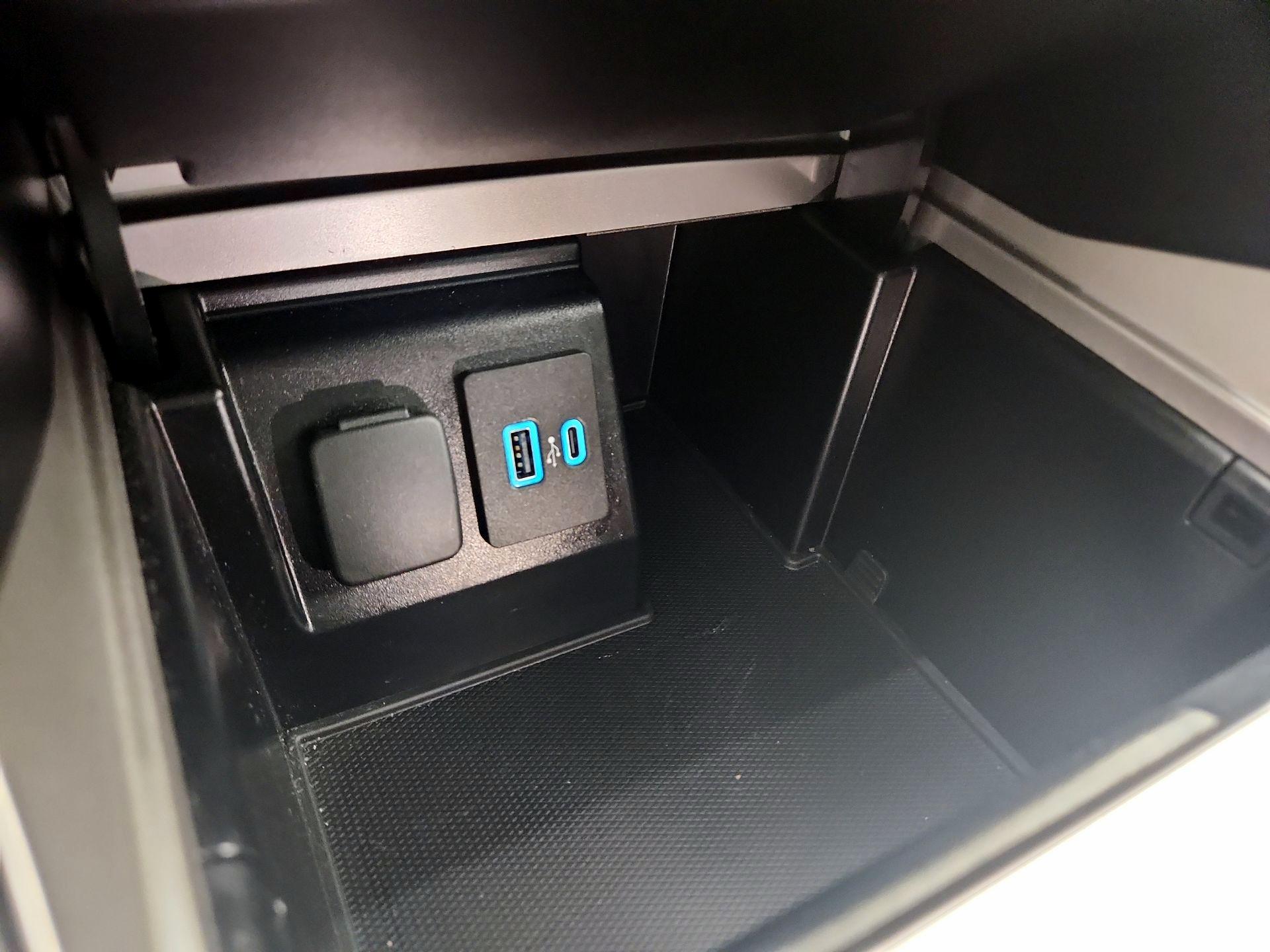 Thumbnail: 2020 Ford Explorer - 19