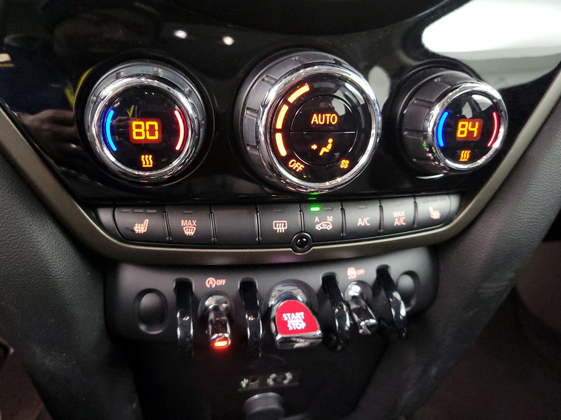 Thumbnail: 2017 MINI Cooper Countryman - 16