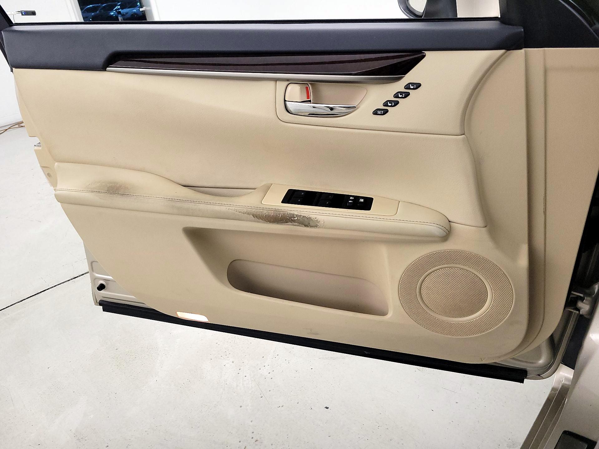 Thumbnail: 2014 Lexus ES - 12