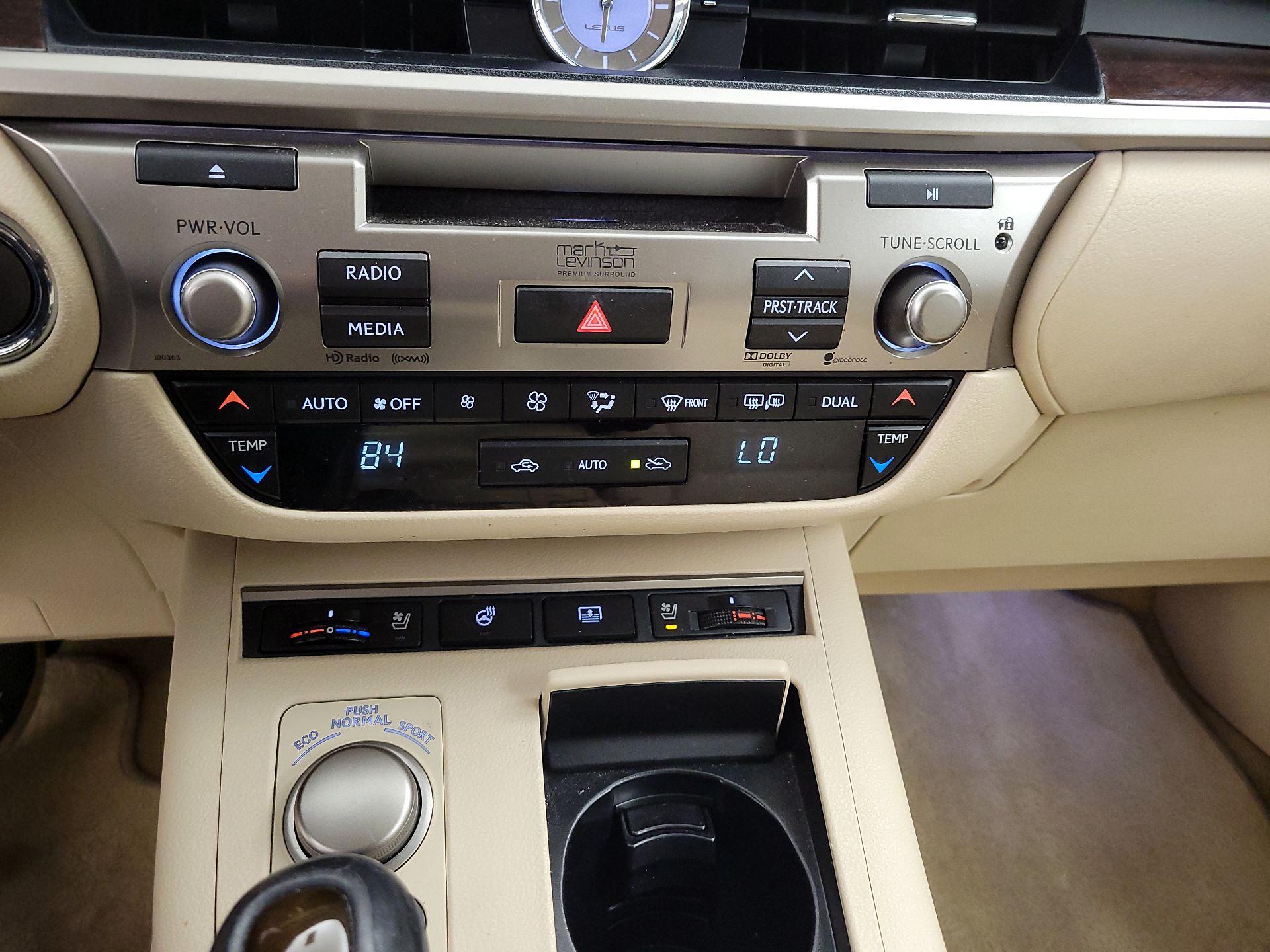 Thumbnail: 2014 Lexus ES - 17