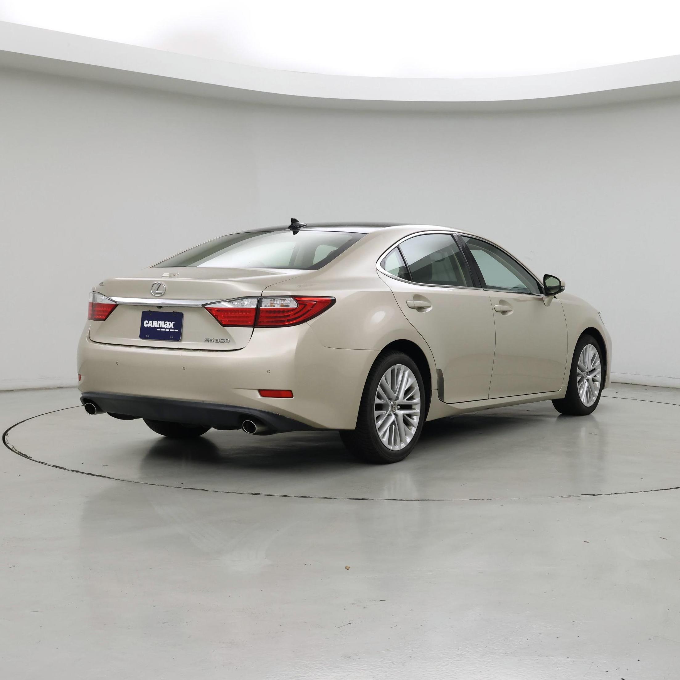Thumbnail: 2014 Lexus ES - 8