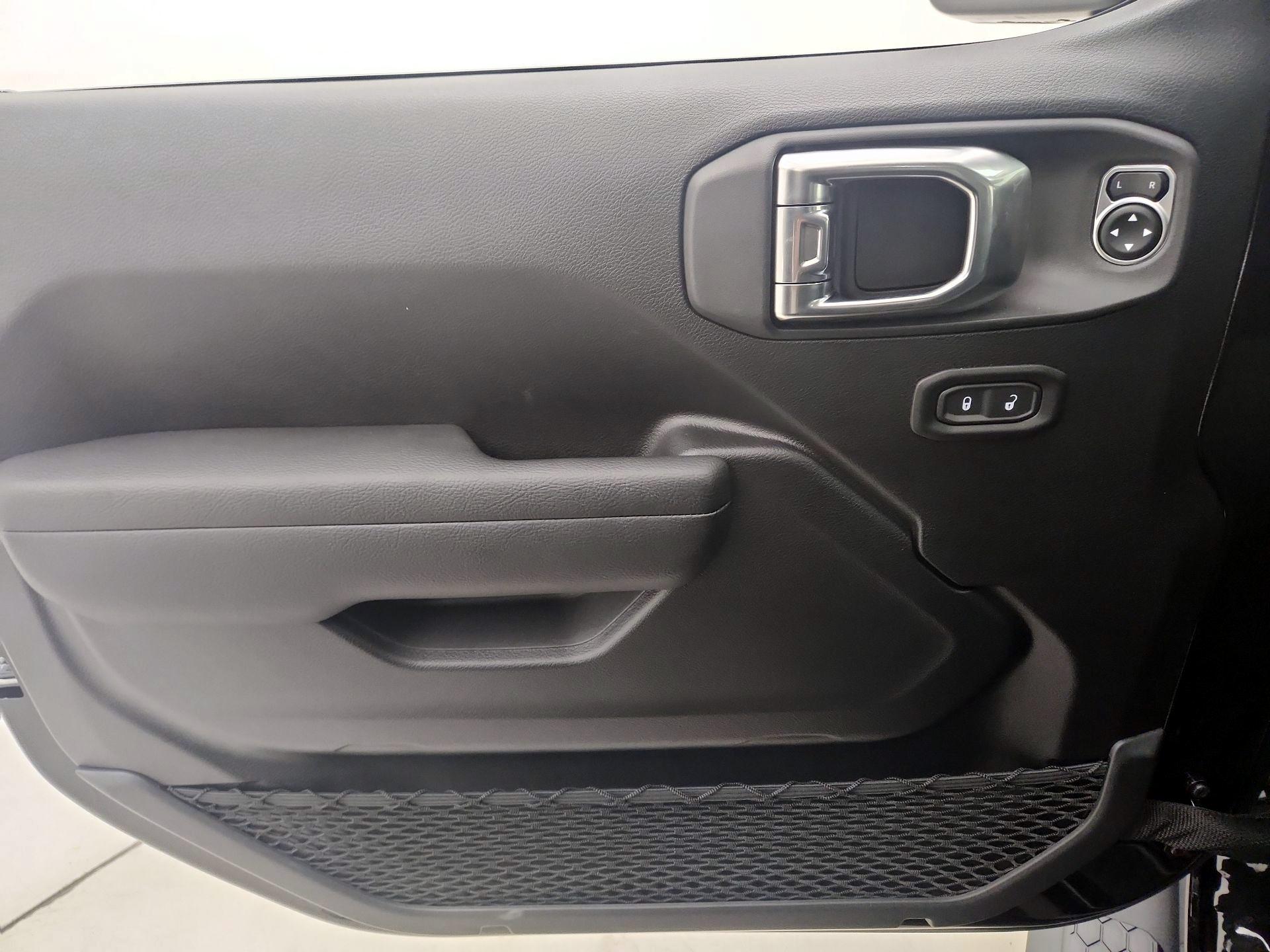 Thumbnail: 2025 Jeep Wrangler - 12