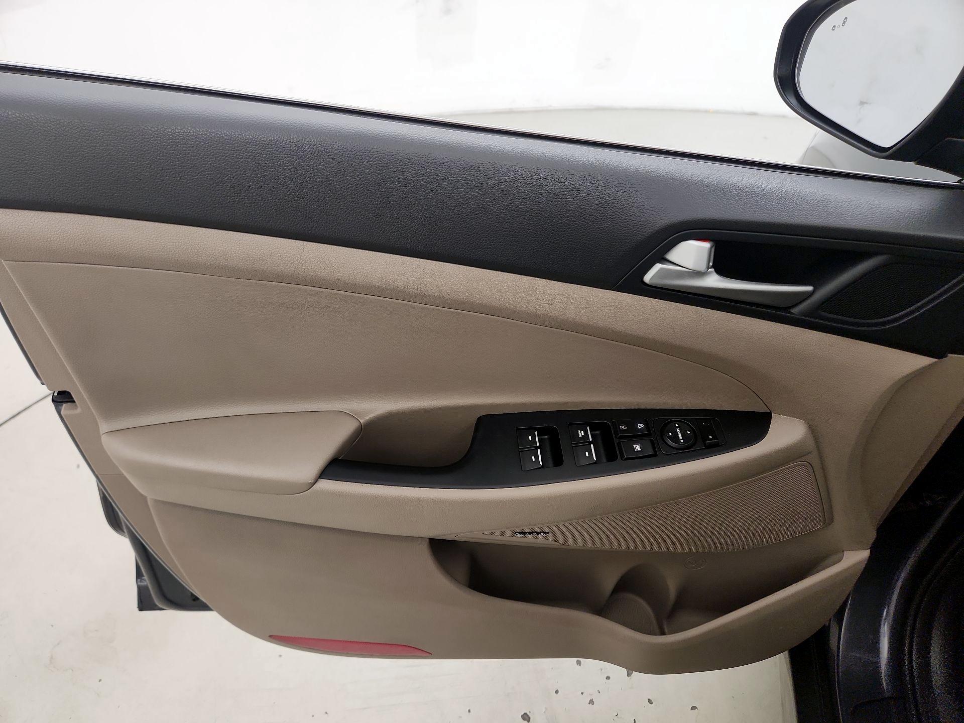 Thumbnail: 2020 Hyundai Tucson - 12