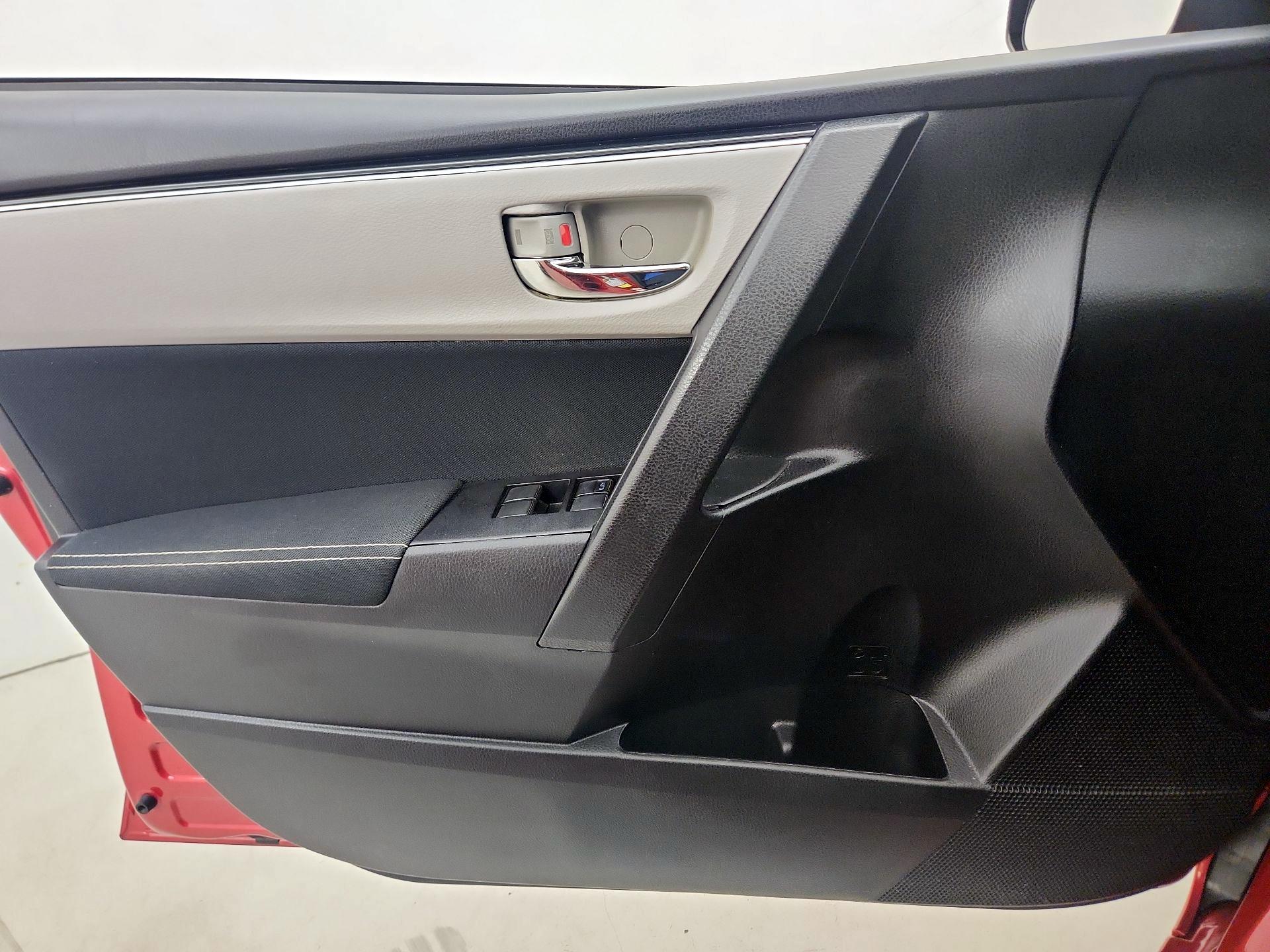 Thumbnail: 2017 Toyota Corolla - 12