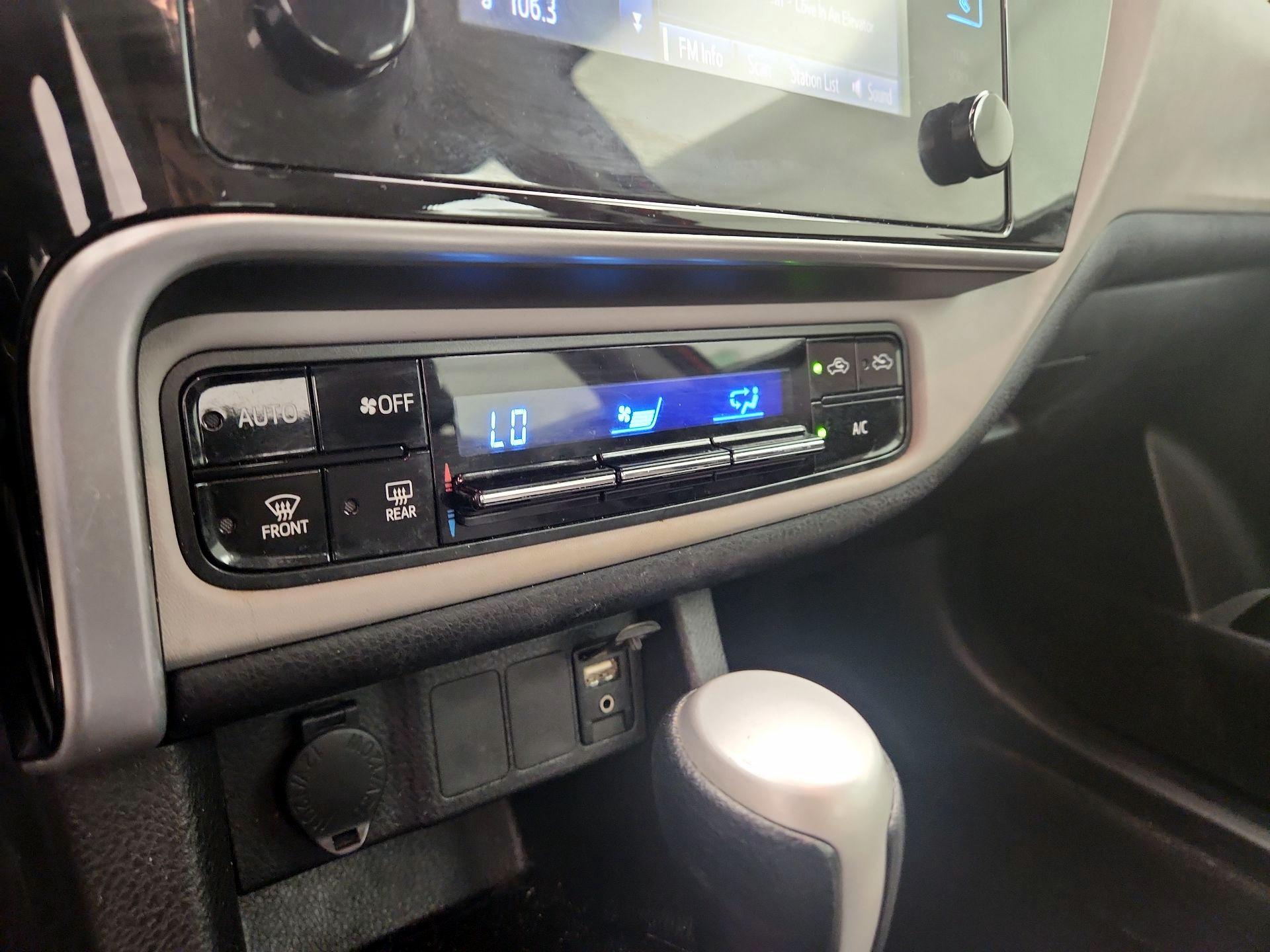 Thumbnail: 2017 Toyota Corolla - 16