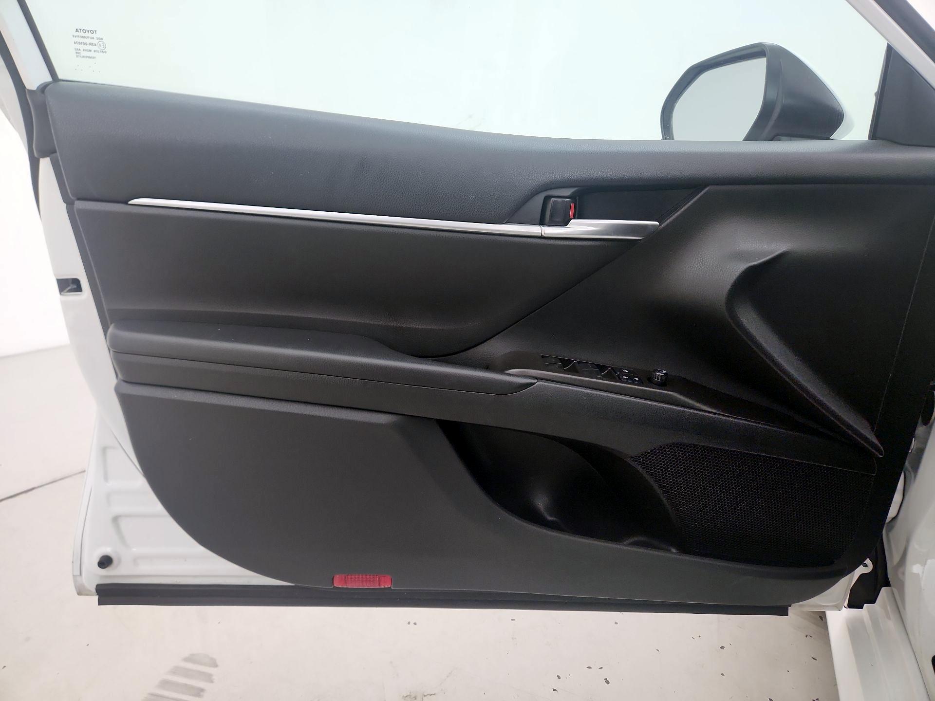 Thumbnail: 2022 Toyota Camry - 12